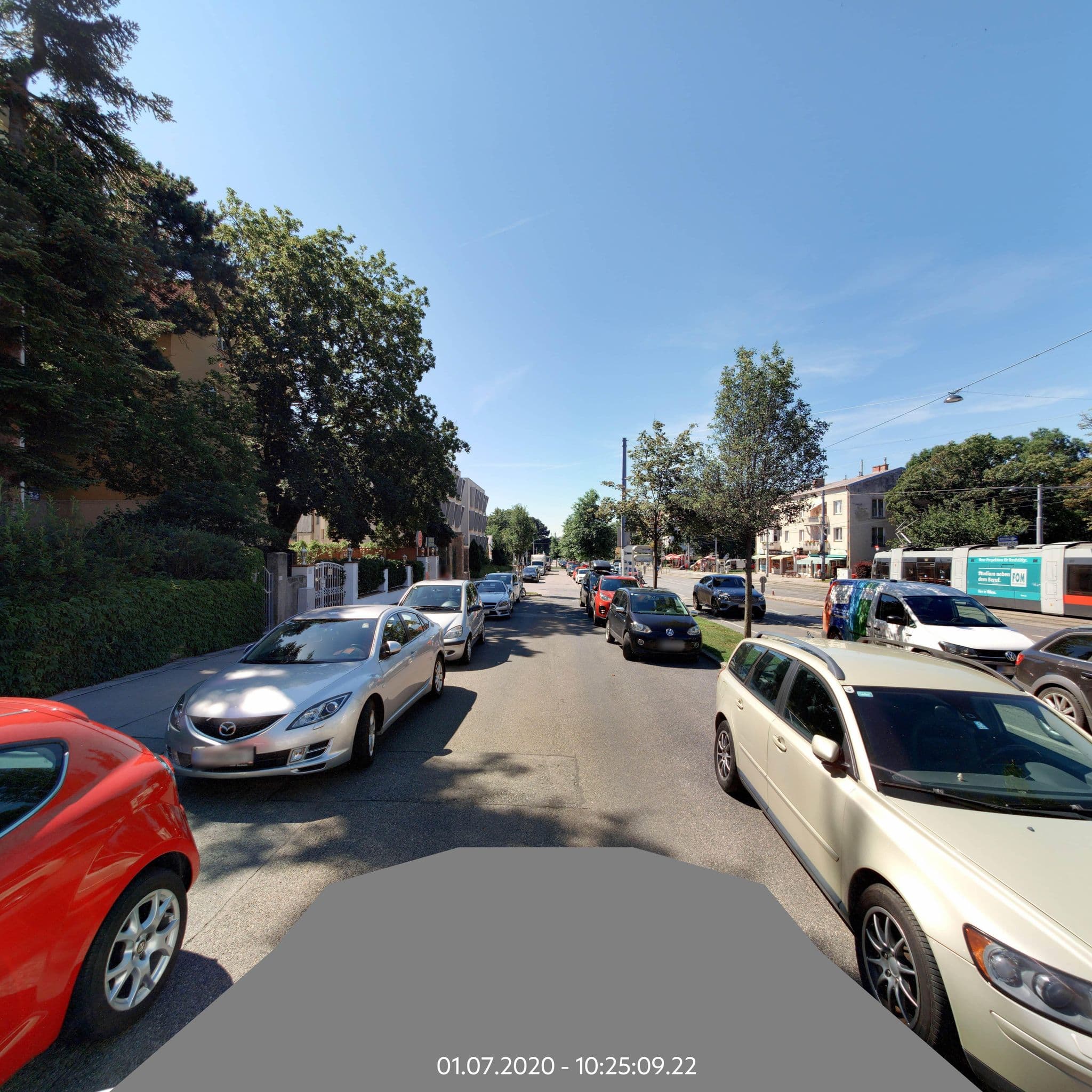 Street view near Hotel Müllner, Döbling — © eliasgander (CC BY-SA · Mapillary)