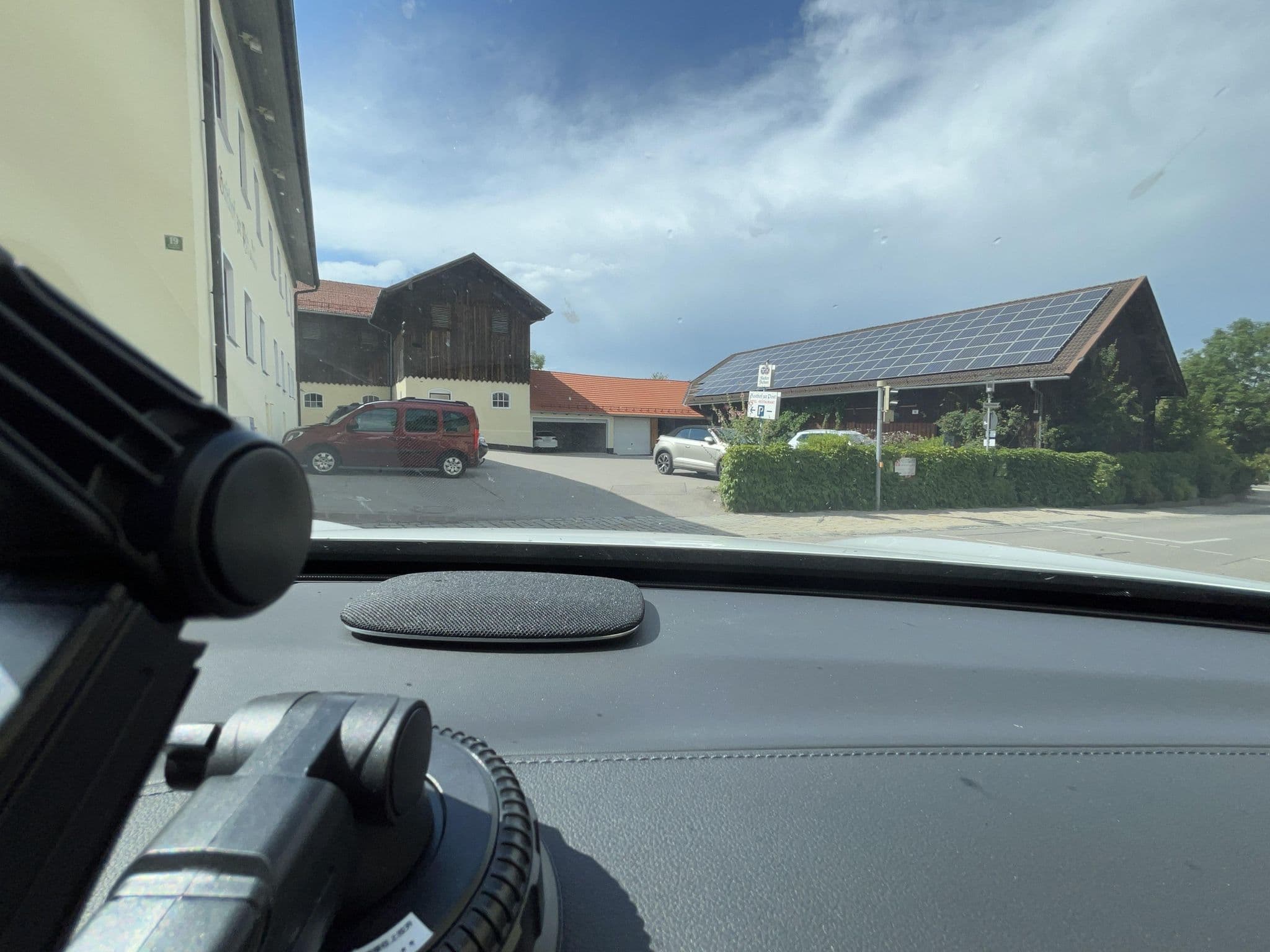 Street view near Hotel Gasthof zur Post, Feldafing — © lin_wang (CC BY-SA · Mapillary)