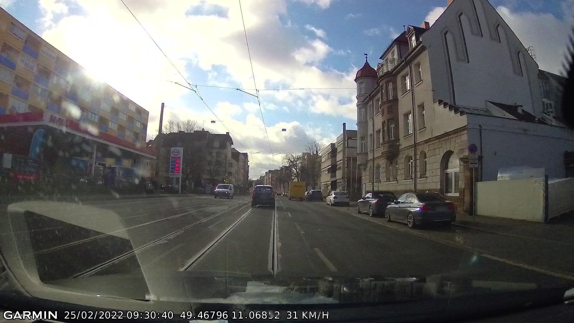 Street view near Centro Hotel Nürnberg, Nuremberg — © curtisnewton (CC BY-SA · Mapillary)