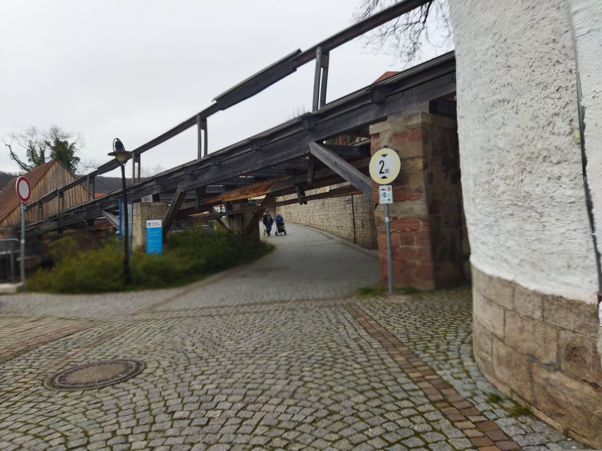 Street view near Hotel und Restaurant "Zum Wehrdamm", Bad Kösen — © changchun1 (CC BY-SA · Mapillary)