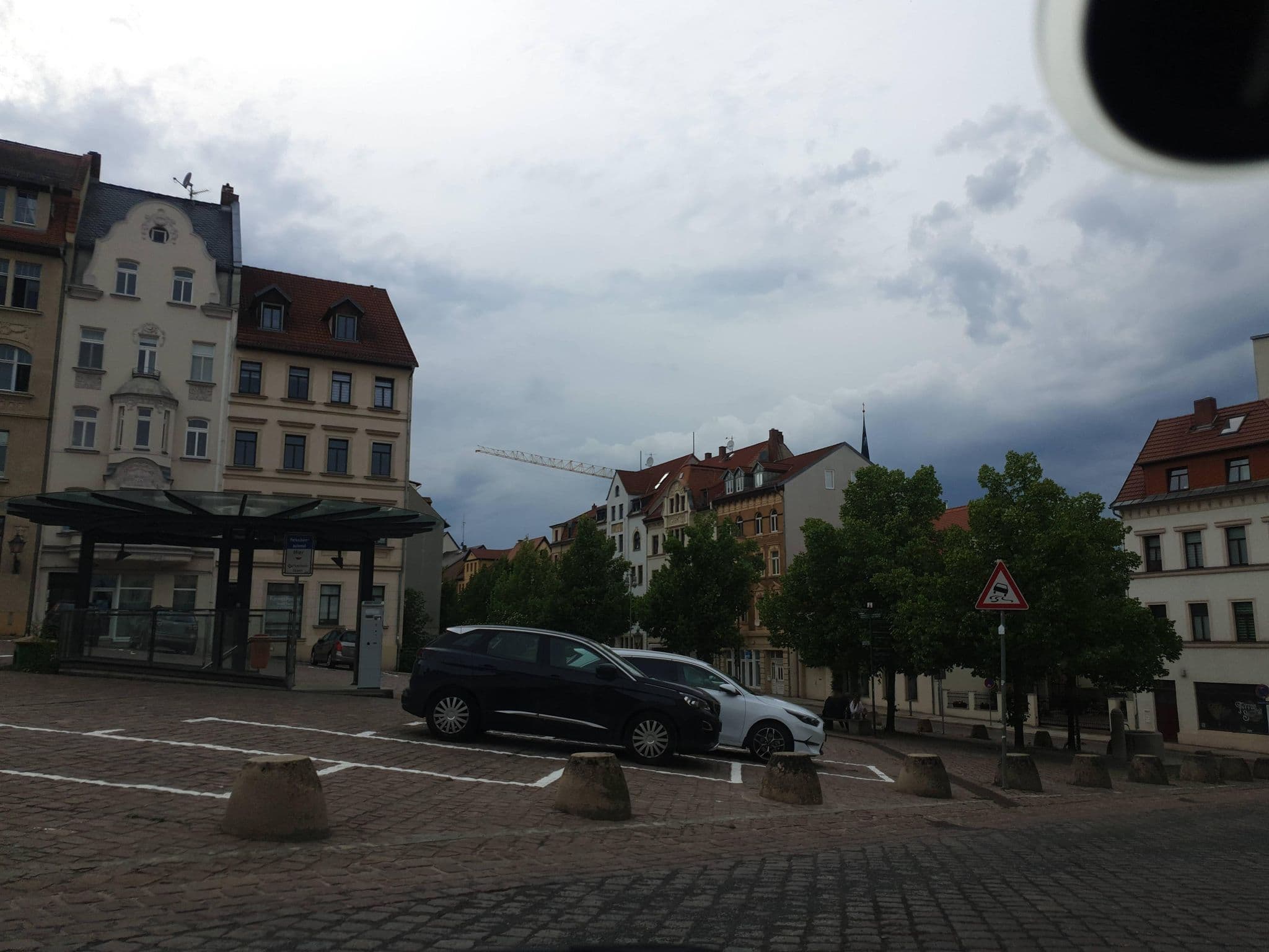 Street view near Hotel am Roßplan, Altenburg — © canislupus (CC BY-SA · Mapillary)