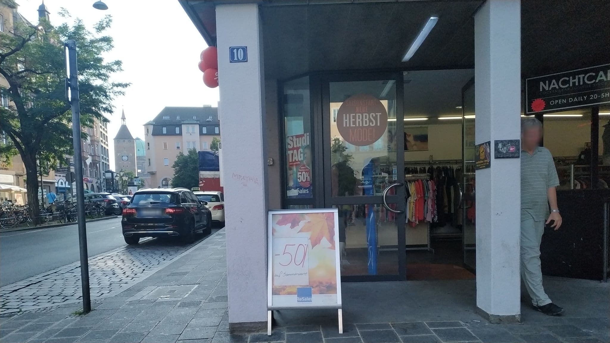 Street view near Hotel Avenue, Nuremberg — © mrey (CC BY-SA · Mapillary)