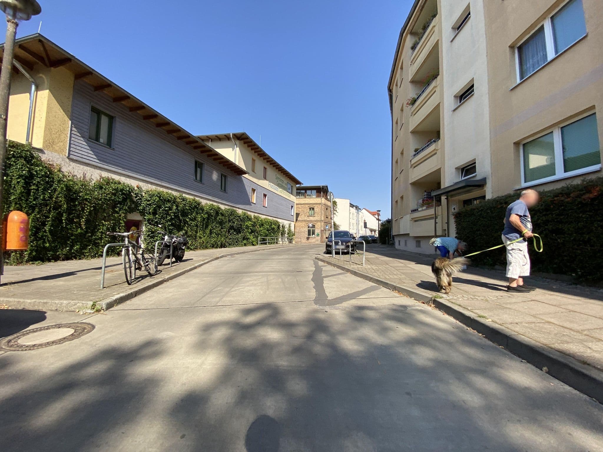 Street view near Seminar- und Gästehaus Flussbad Gartenstraße, Berlin Köpenick — © eserte (CC BY-SA · Mapillary)