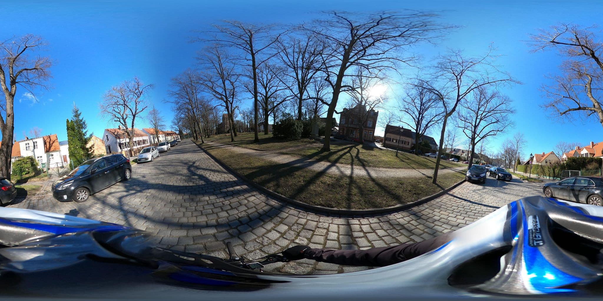 Street view near Alte Dorfaue, Marienfelde — © eserte (CC BY-SA · Mapillary)