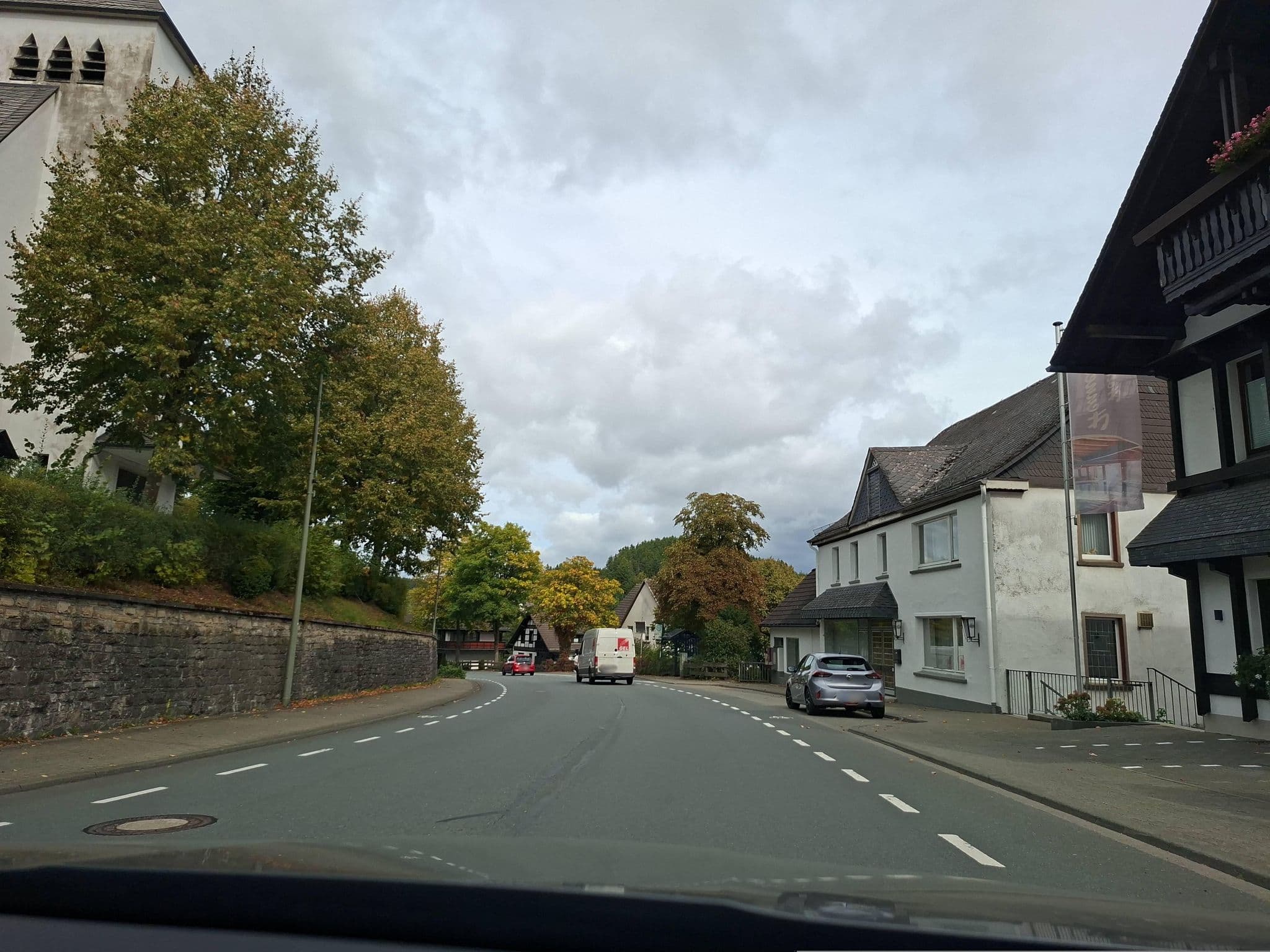 Street view near Hotel Hennemann, Eslohe — © baldur80 (CC BY-SA · Mapillary)