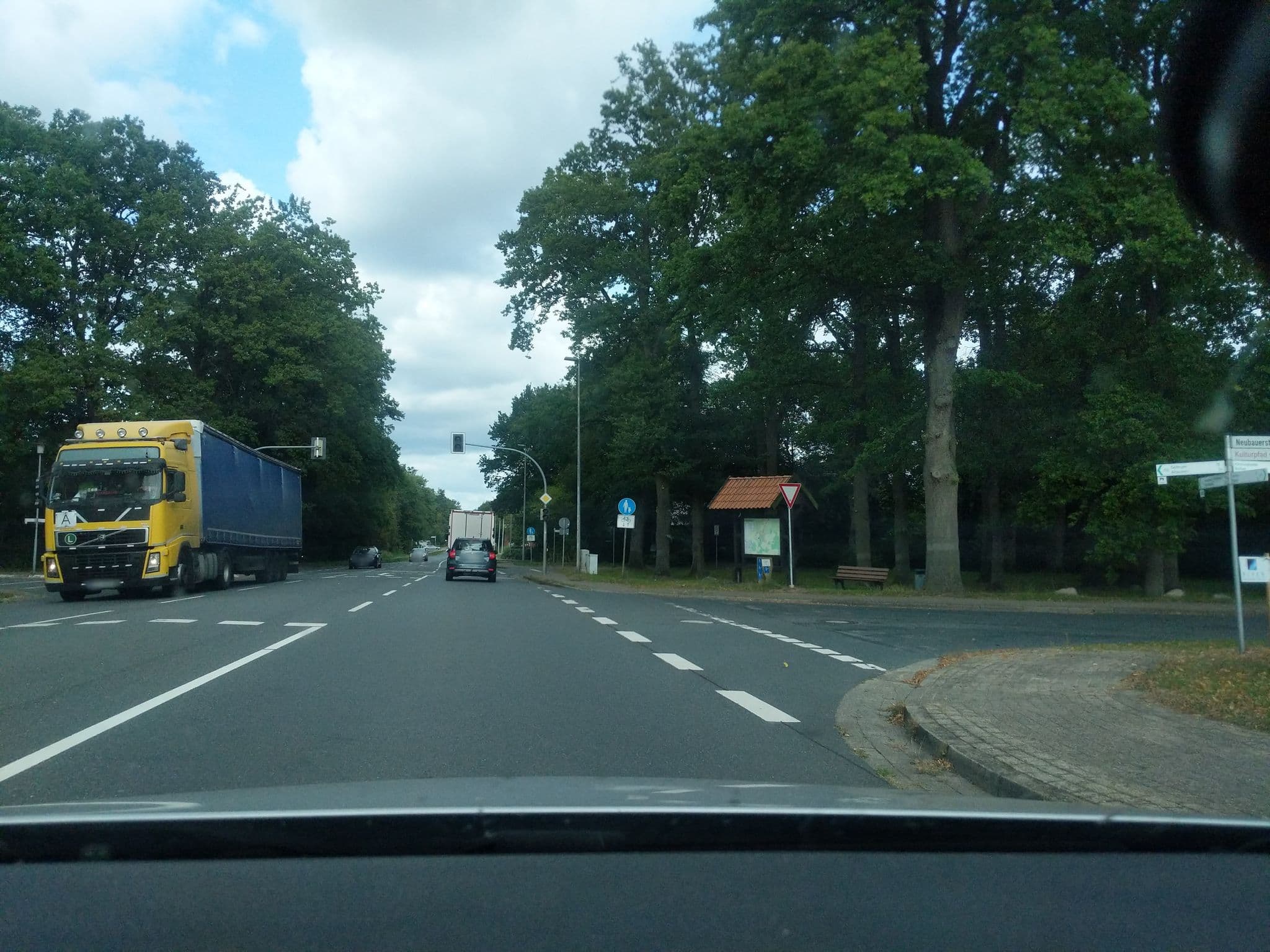 Street view near Gästehaus Waldhof, Ahausen — © nesshof (CC BY-SA · Mapillary)