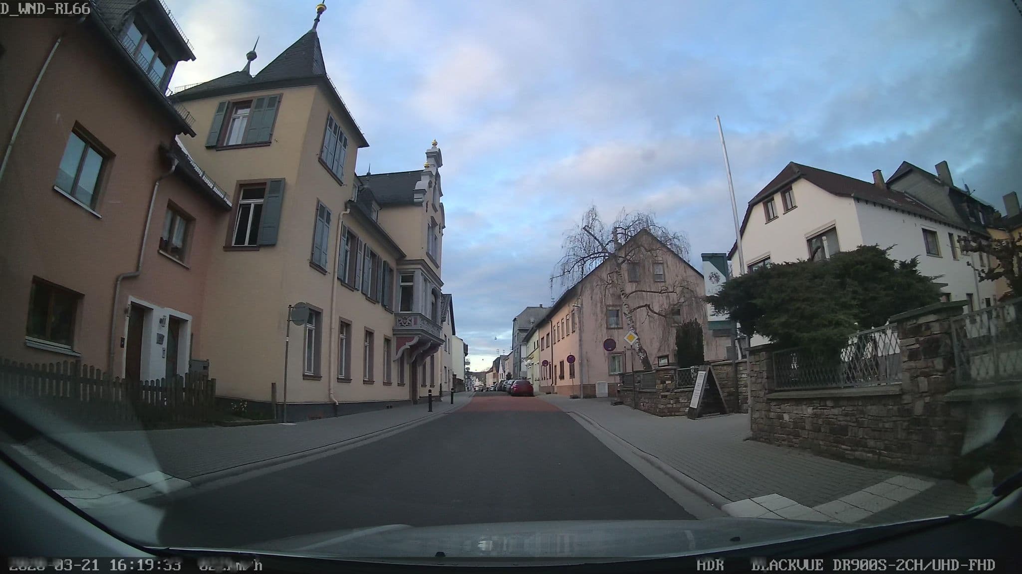 Street view near Weinhaus Engel, Kiedrich — © mapcreator (CC BY-SA · Mapillary)