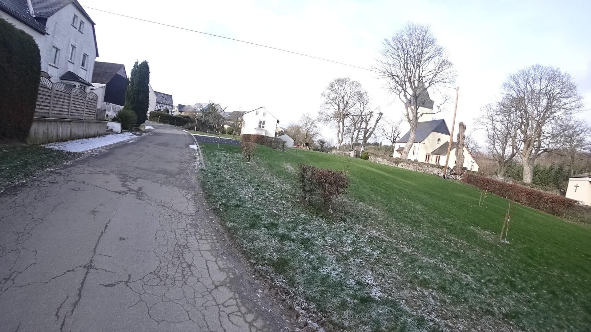 Street view near Hahn Sniders Place, Sohren — © slphil (CC BY-SA · Mapillary)