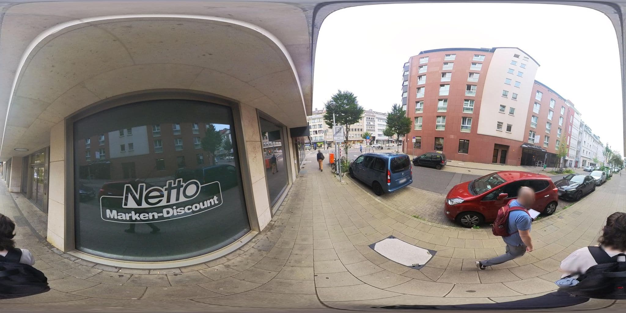 Street view near Radisson Düsseldorf City Center, Düsseldorf — © Hambo (CC BY-SA · Mapillary)