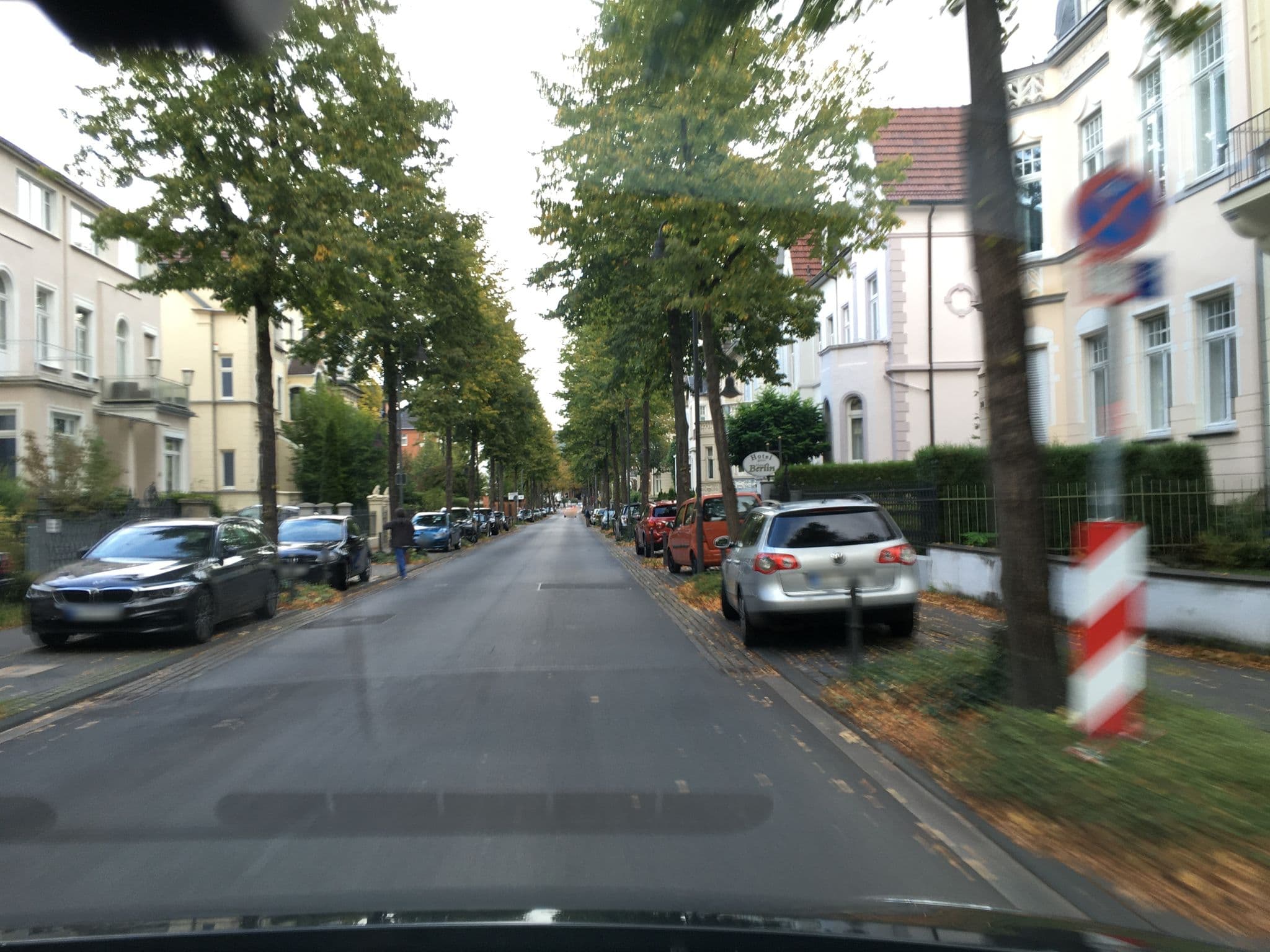 Street view near Haus Berlin, Königswinter — © dschuwa (CC BY-SA · Mapillary)