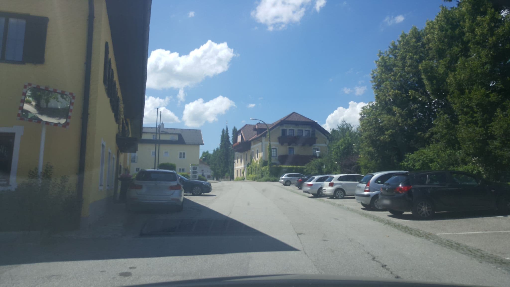 Street view near Häupl, Seewalchen — © manuek (CC BY-SA · Mapillary)