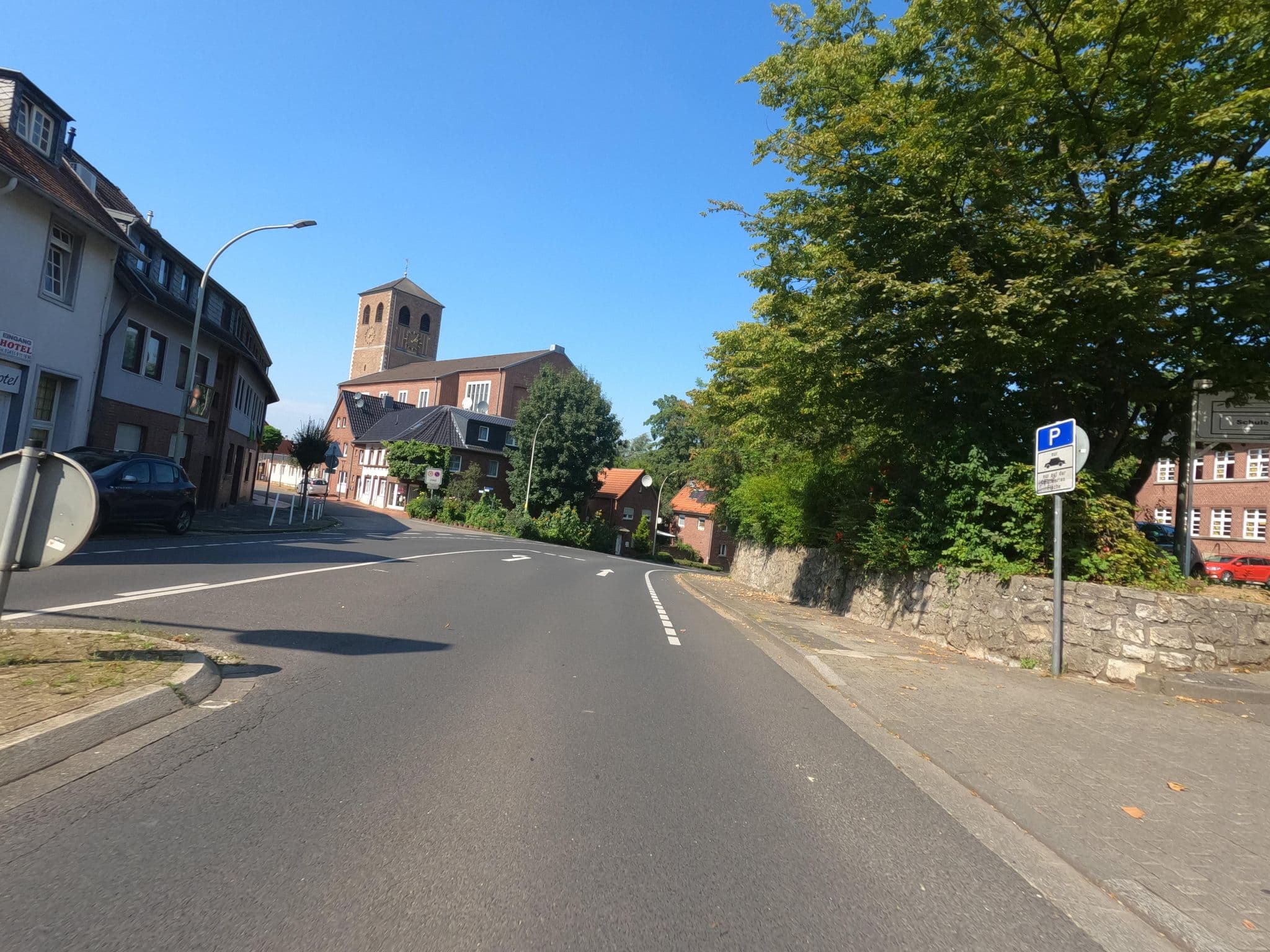 Street view near Stadthotel, Übach-Palenberg — © hektor1989 (CC BY-SA · Mapillary)