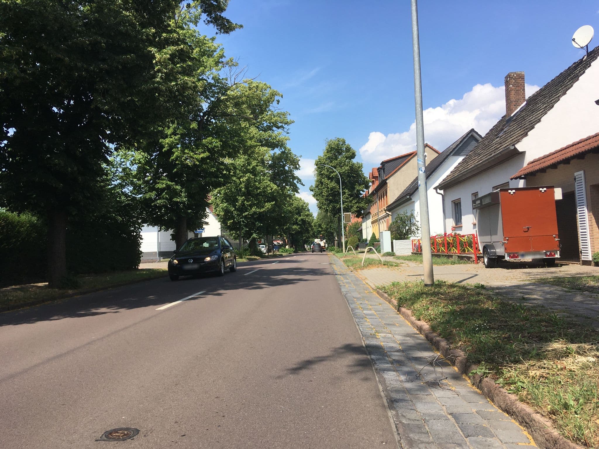 Street view near Pension Köthen, Köthen — © eserte (CC BY-SA · Mapillary)