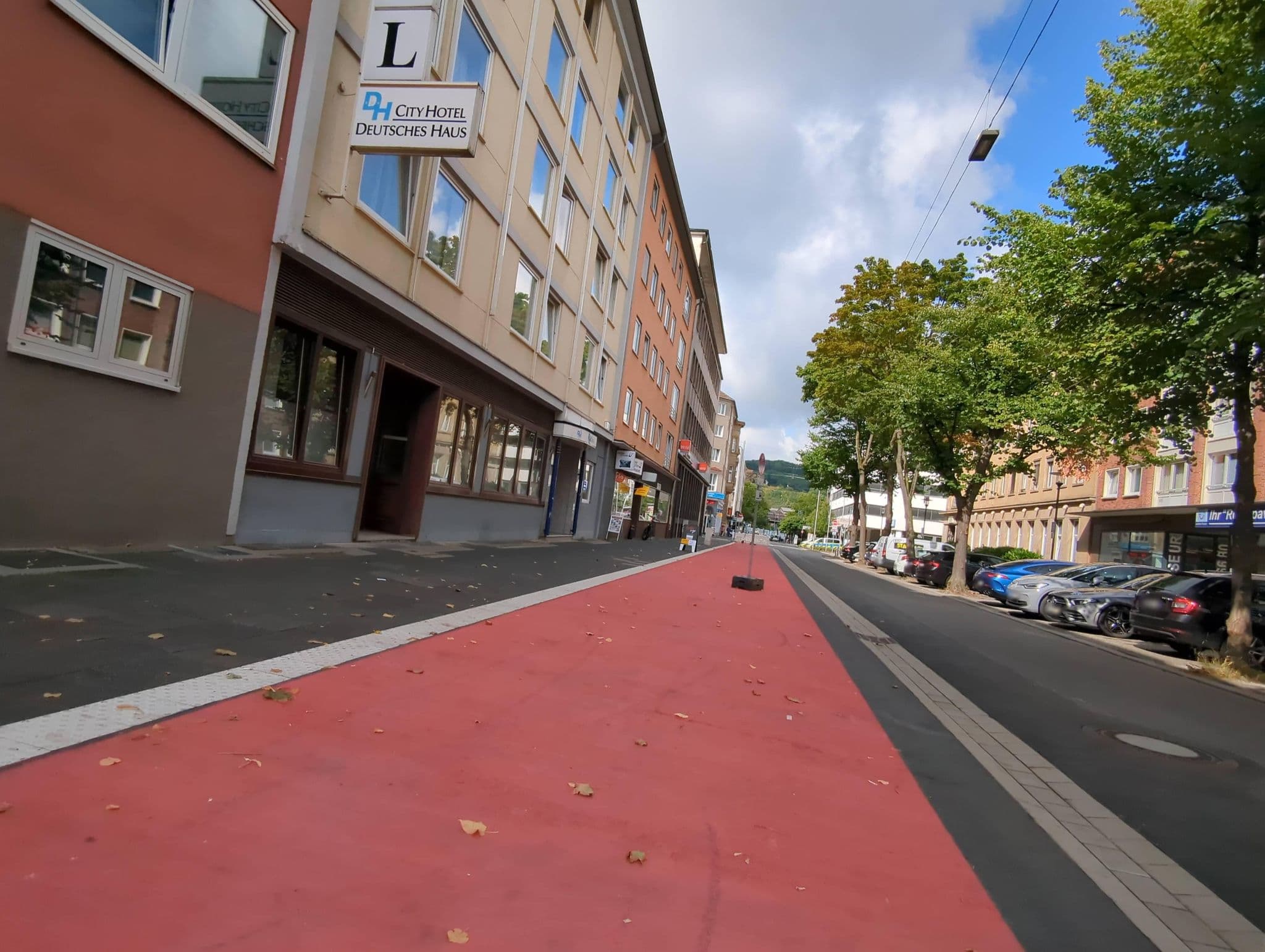 Street view near City Hotel Deutsches Haus, Hagen — © miguel_andrade (CC BY-SA · Mapillary)