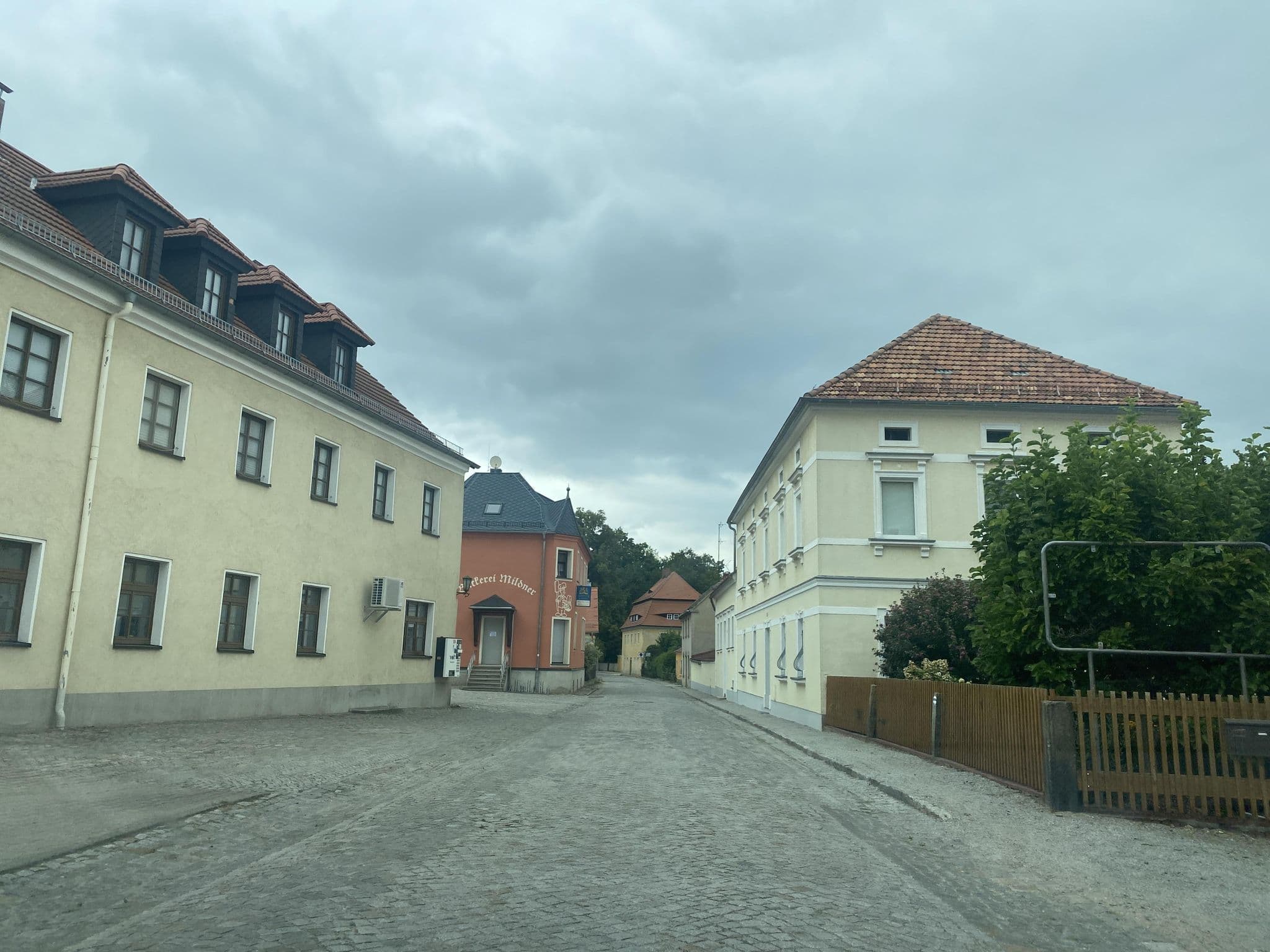 Street view near Herrschaftlicher Gasthof, Neschwitz — © vorwaertsimmer (CC BY-SA · Mapillary)