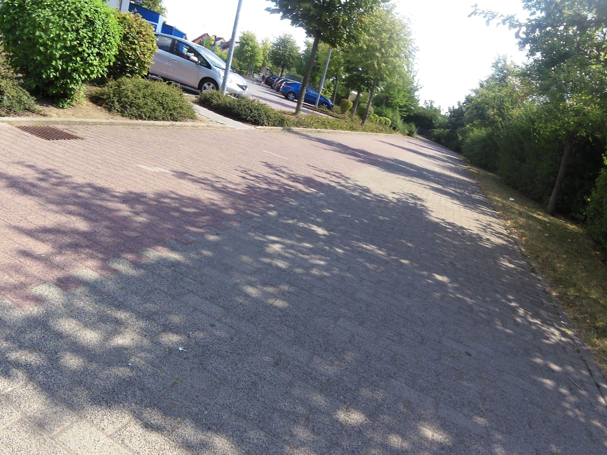 Street view near Jugendbegegnungshaus Windrad, Randersacker — © zoegglmeyr (CC BY-SA · Mapillary)