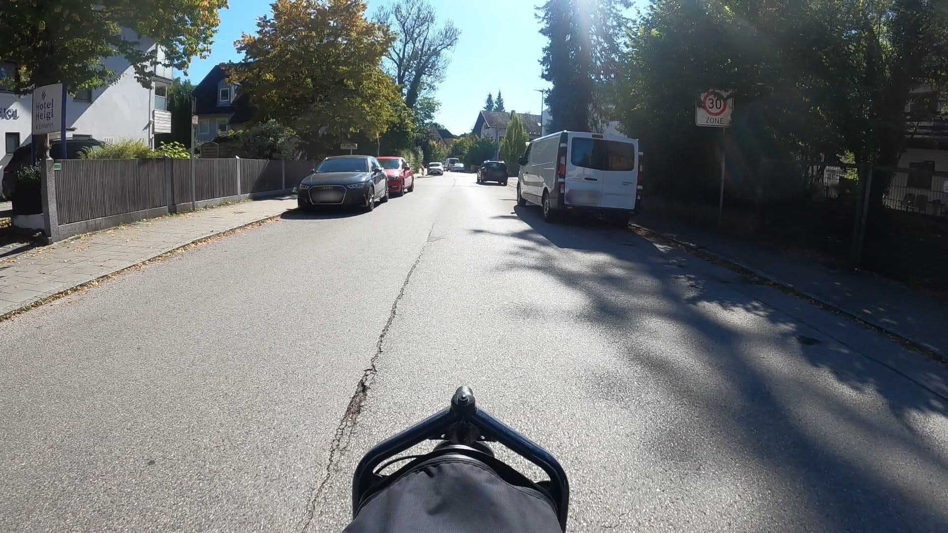 Street view near Hotel Heigl, Pullach im Isartal — © StefanMunichWays (CC BY-SA · Mapillary)