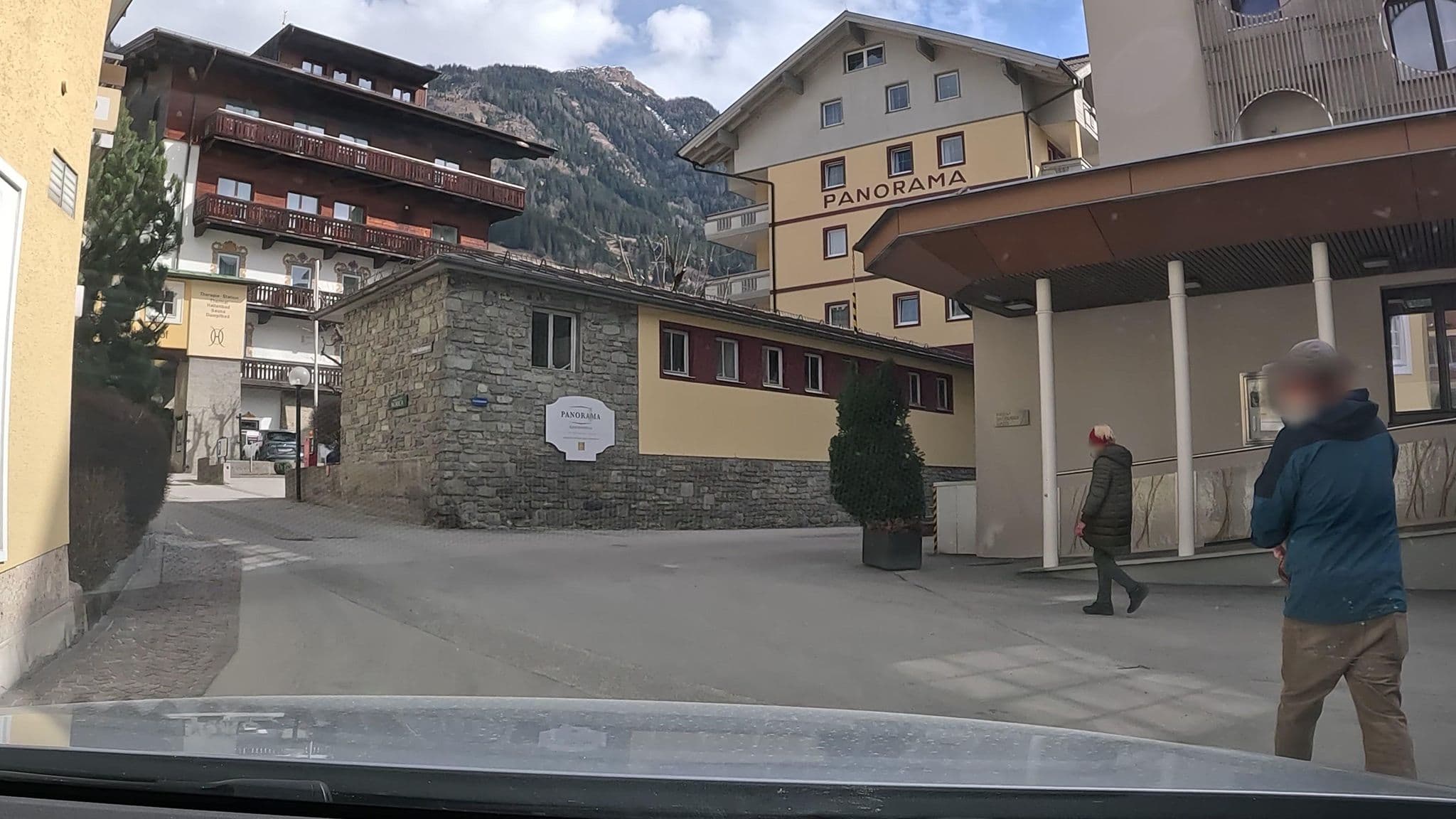 Street view near Österreichischer Hof, Bad Hofgastein — © stefanro74 (CC BY-SA · Mapillary)