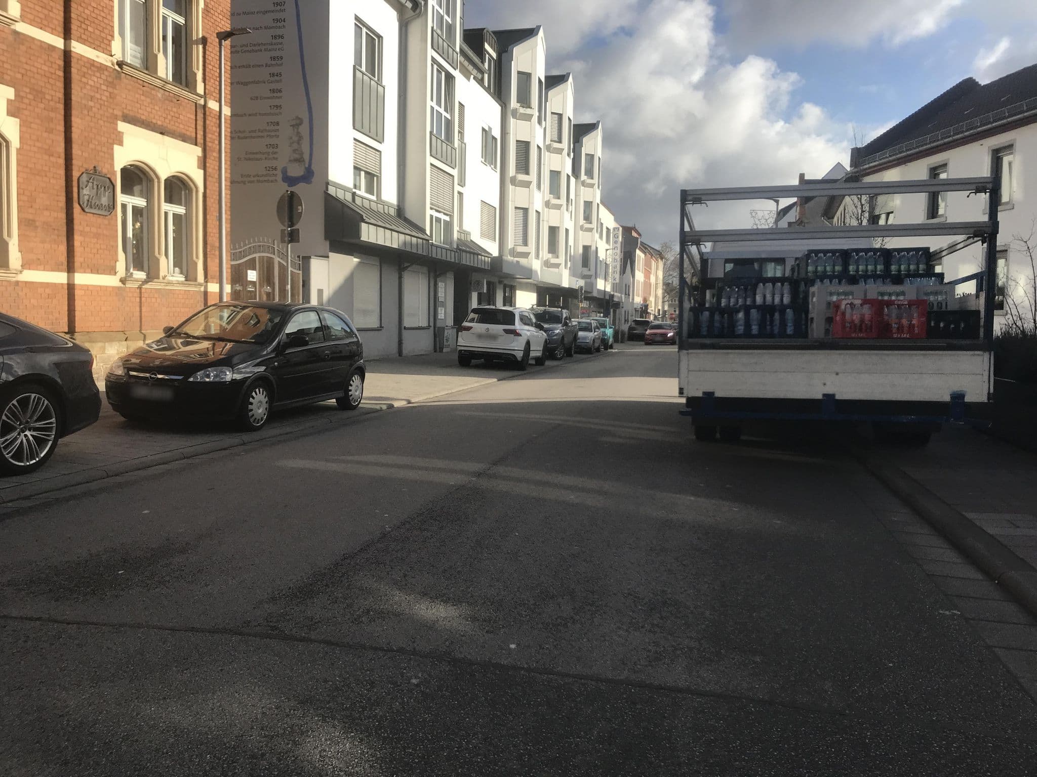 Street view near Hotel-Restaurant Zum Brünnchen, Biebrich — © miguel_andrade (CC BY-SA · Mapillary)