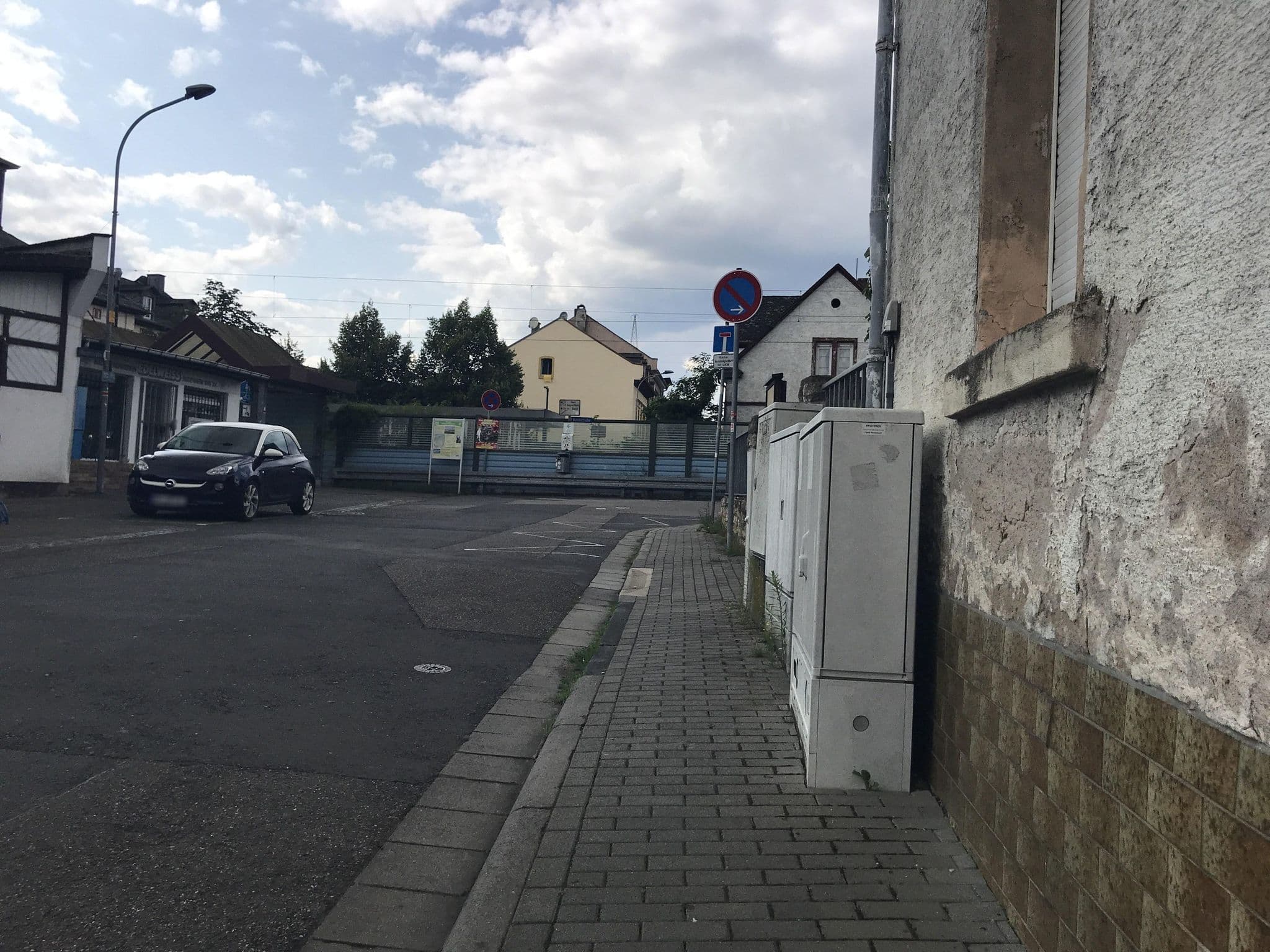 Street view near Zum Goldenen Ritter, Budenheim — © miguel_andrade (CC BY-SA · Mapillary)