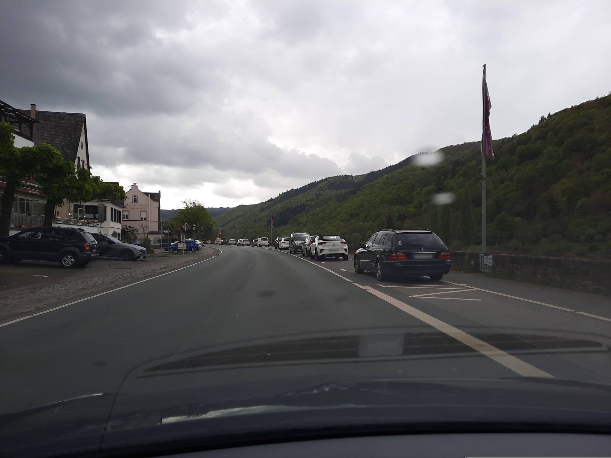 Street view near Moselromantik-Hotel "Zum Löwen", Ediger-Eller — © Lowiekse (CC BY-SA · Mapillary)