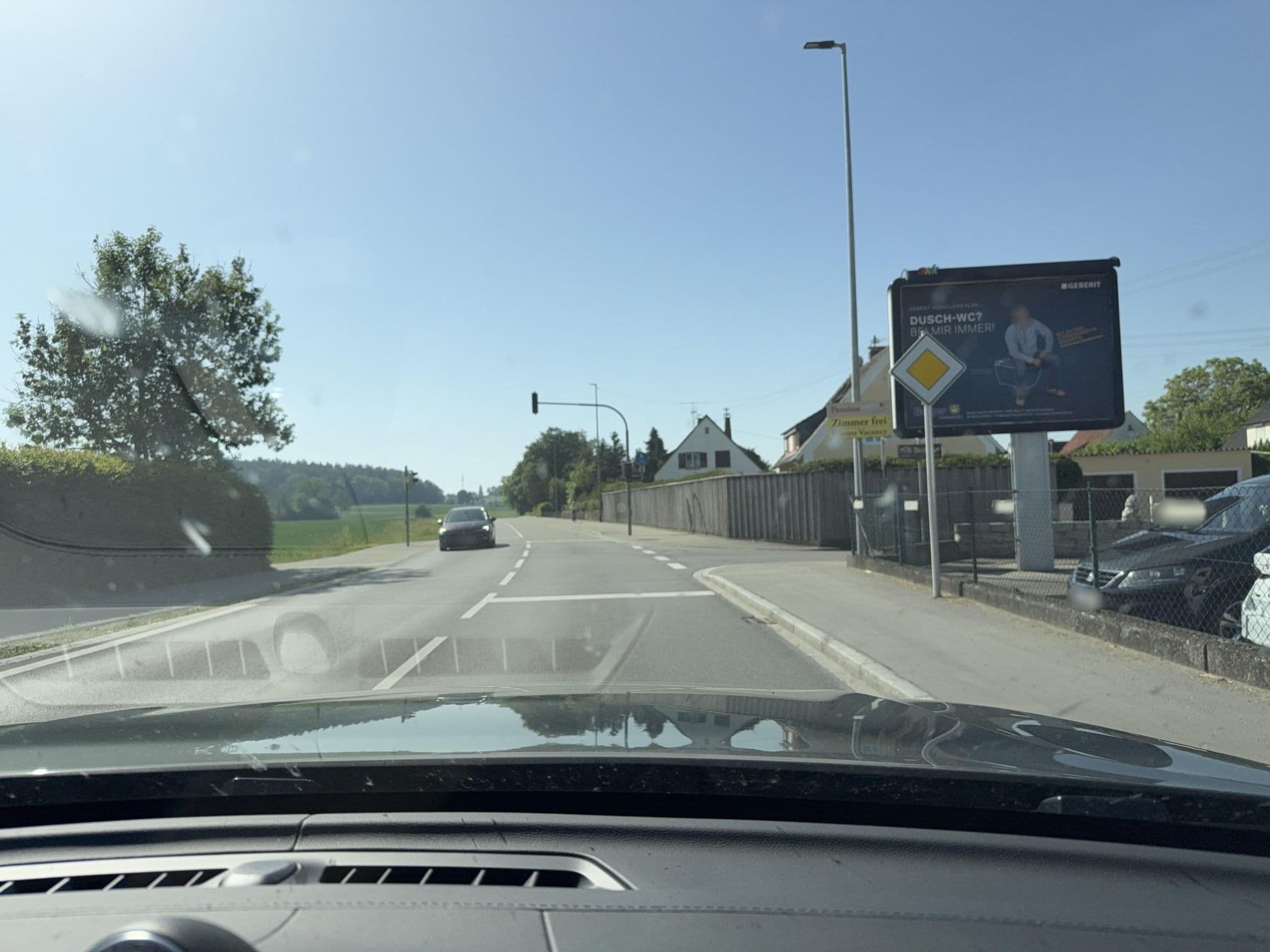 Street view near Pension Gästeparadies, Bubesheim — © heetENkoel (CC BY-SA · Mapillary)