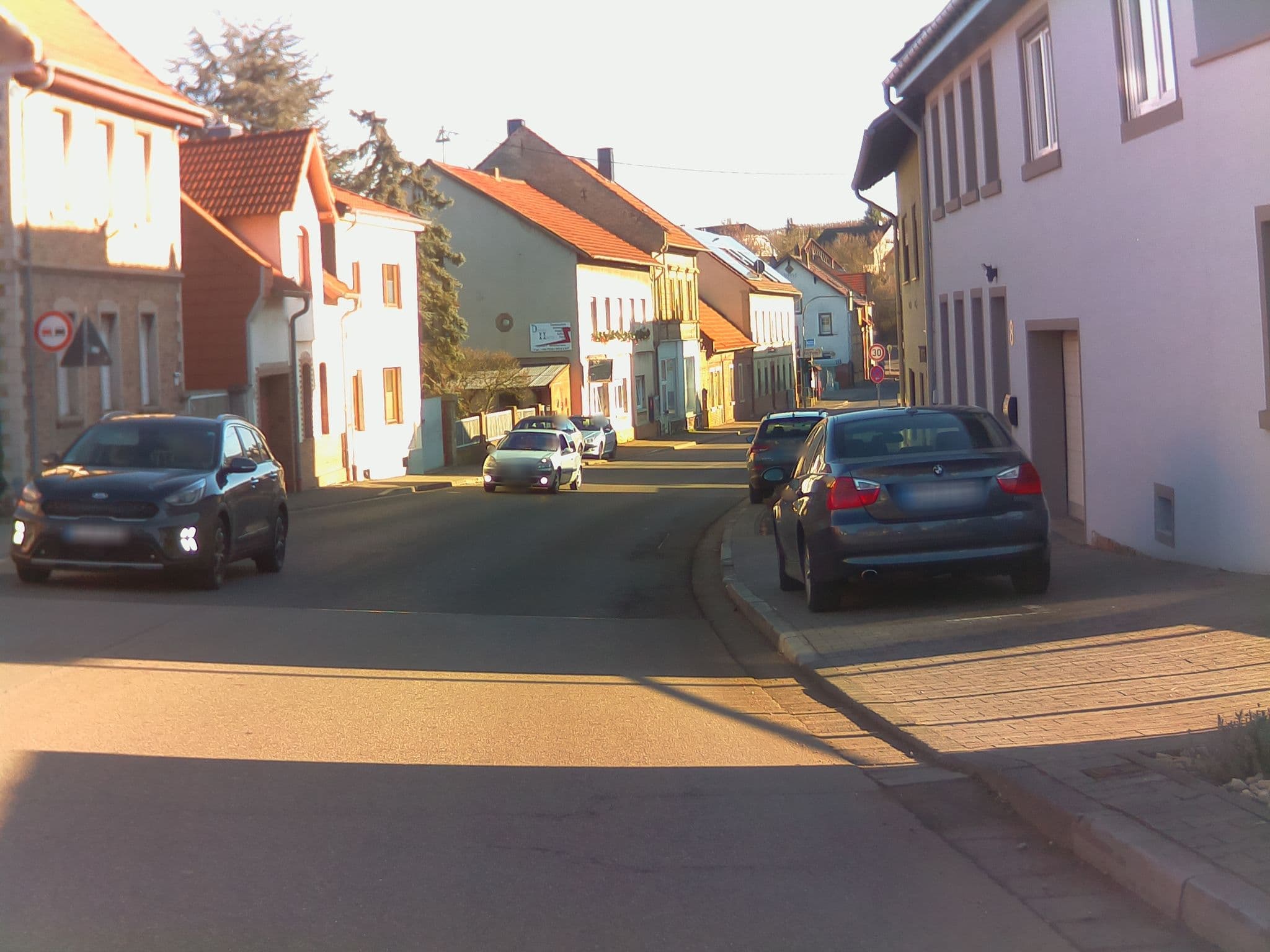 Street view near Gästehaus Kaul Sigrid, Hackenheim — © ramap (CC BY-SA · Mapillary)