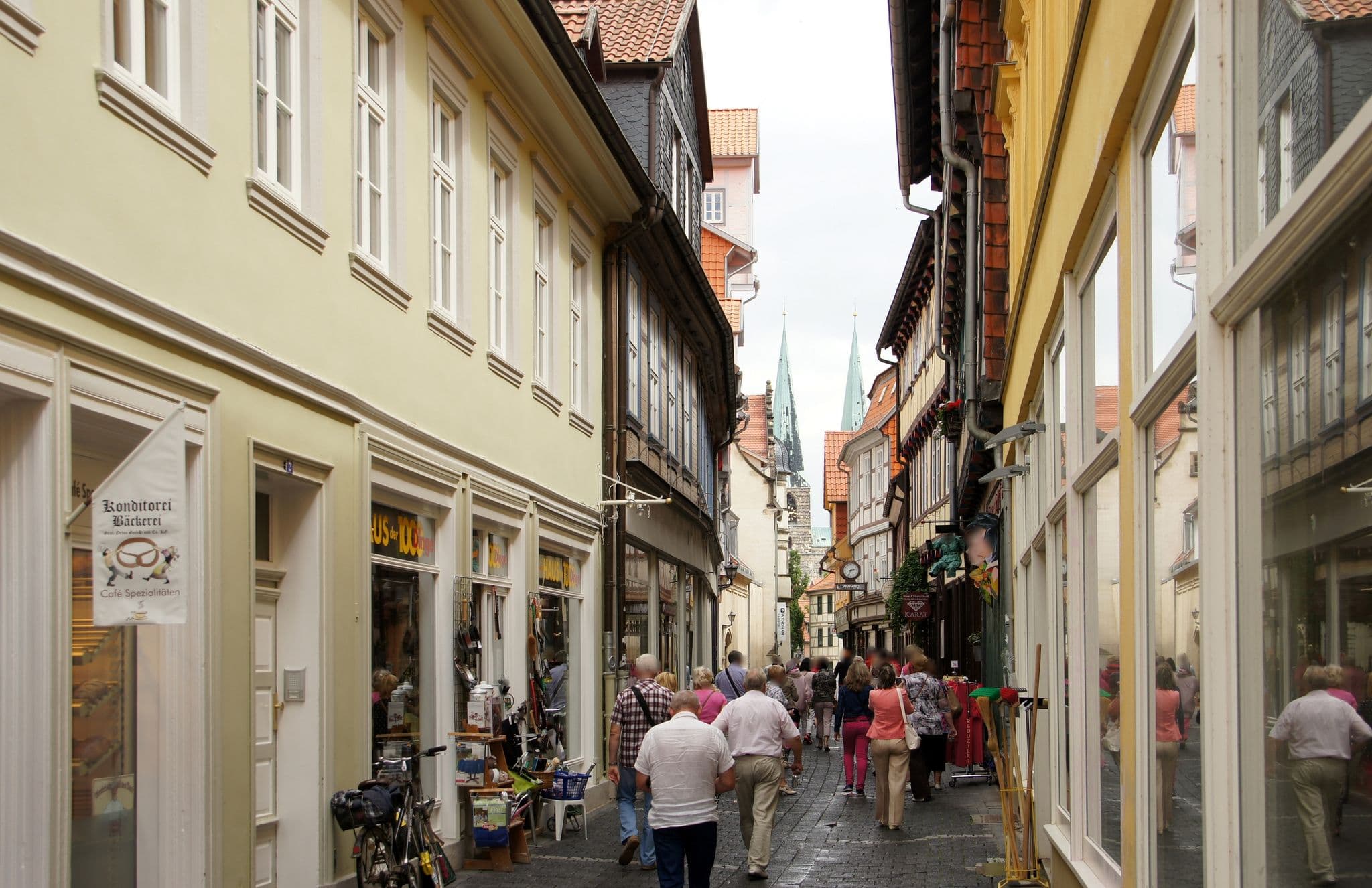 Street view near Wyndham Garden Quedlinburg Stadtschloss, Quedlinburg — © allefm (CC BY-SA · Mapillary)