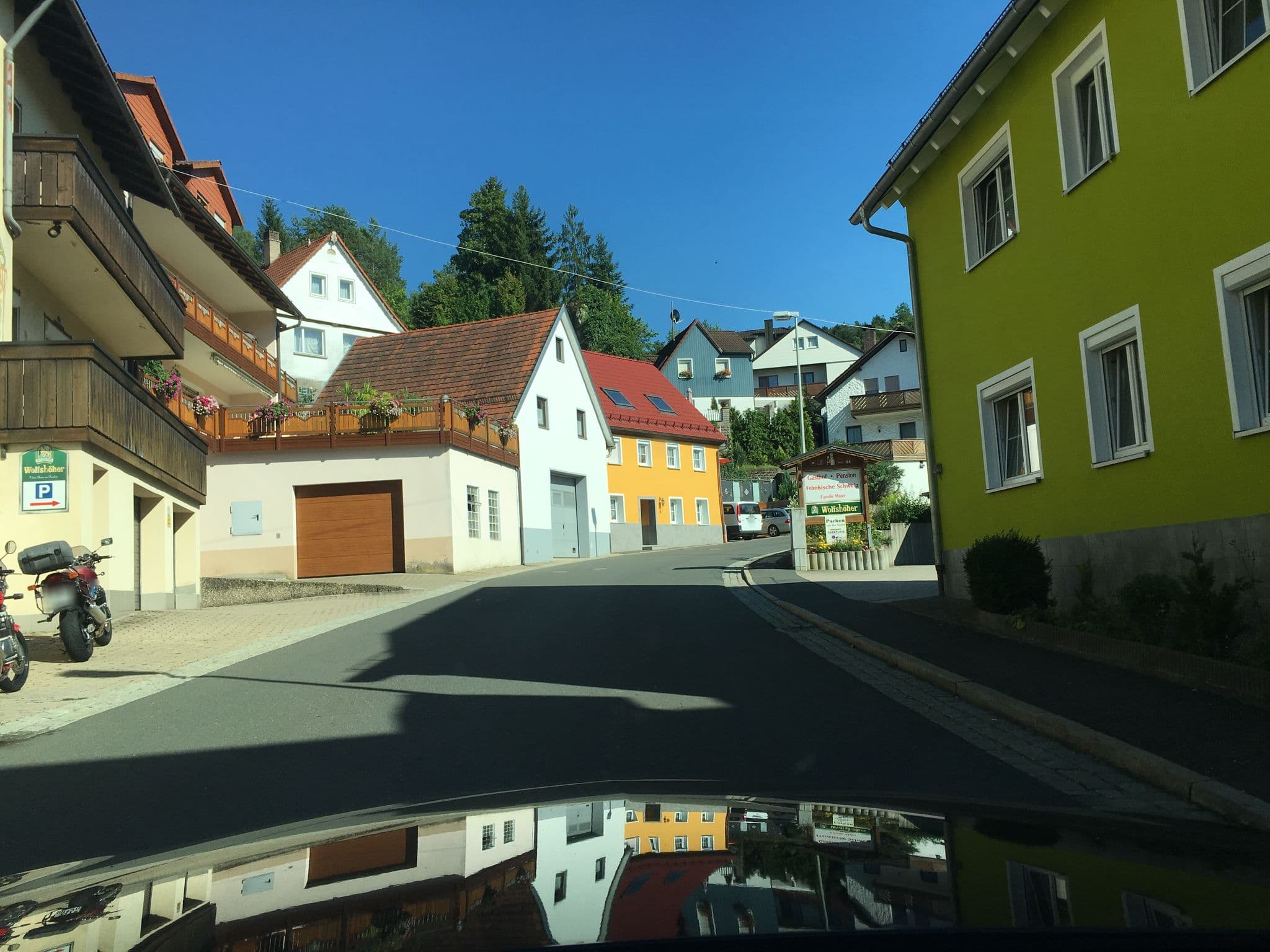 Street view near Gasthof Fränkische Schweiz, Obertrubach — © derzornigemarkus (CC BY-SA · Mapillary)