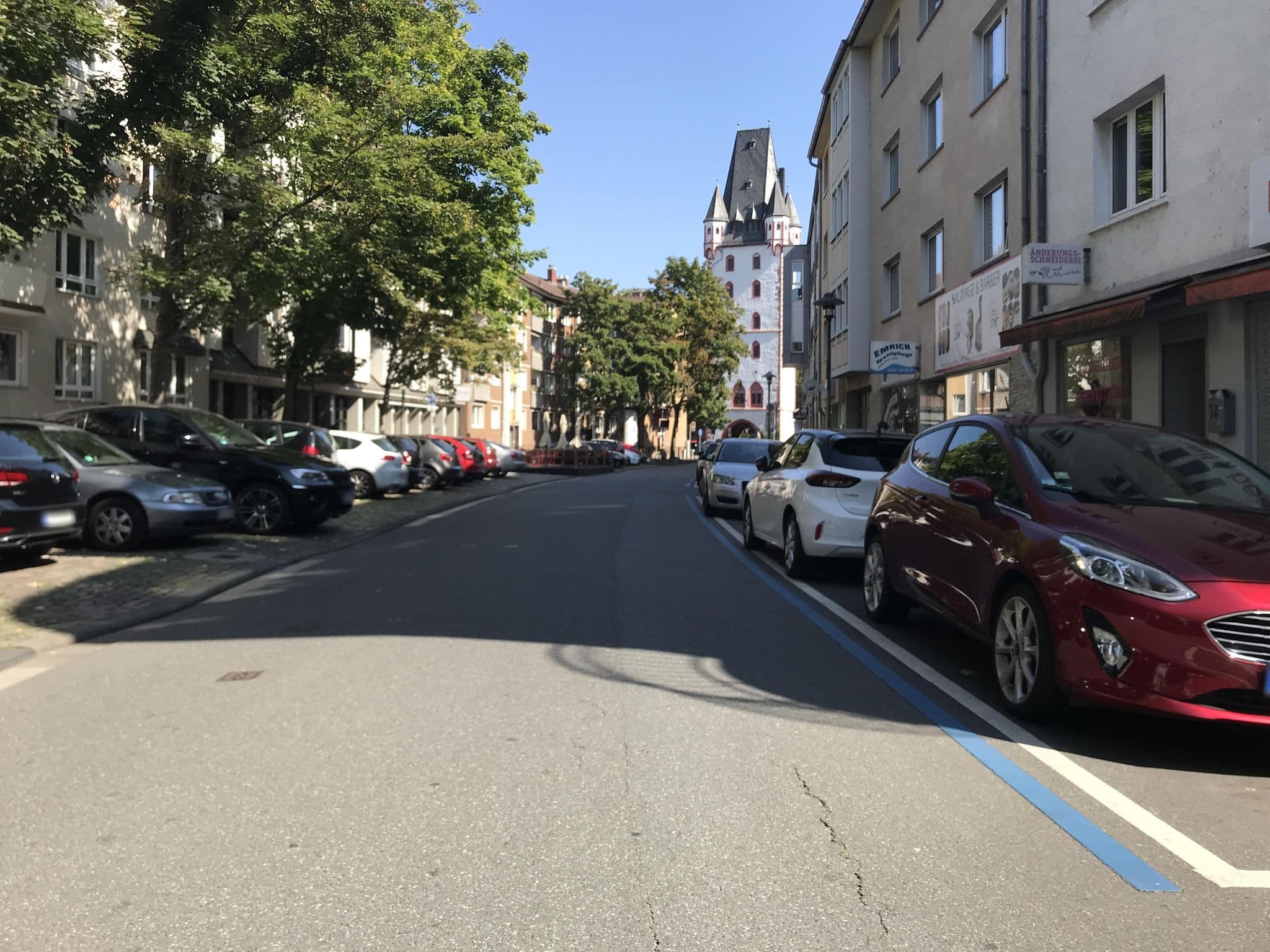 Street view near Kolpinghaus Mainz, Kastel — © miguel_andrade (CC BY-SA · Mapillary)