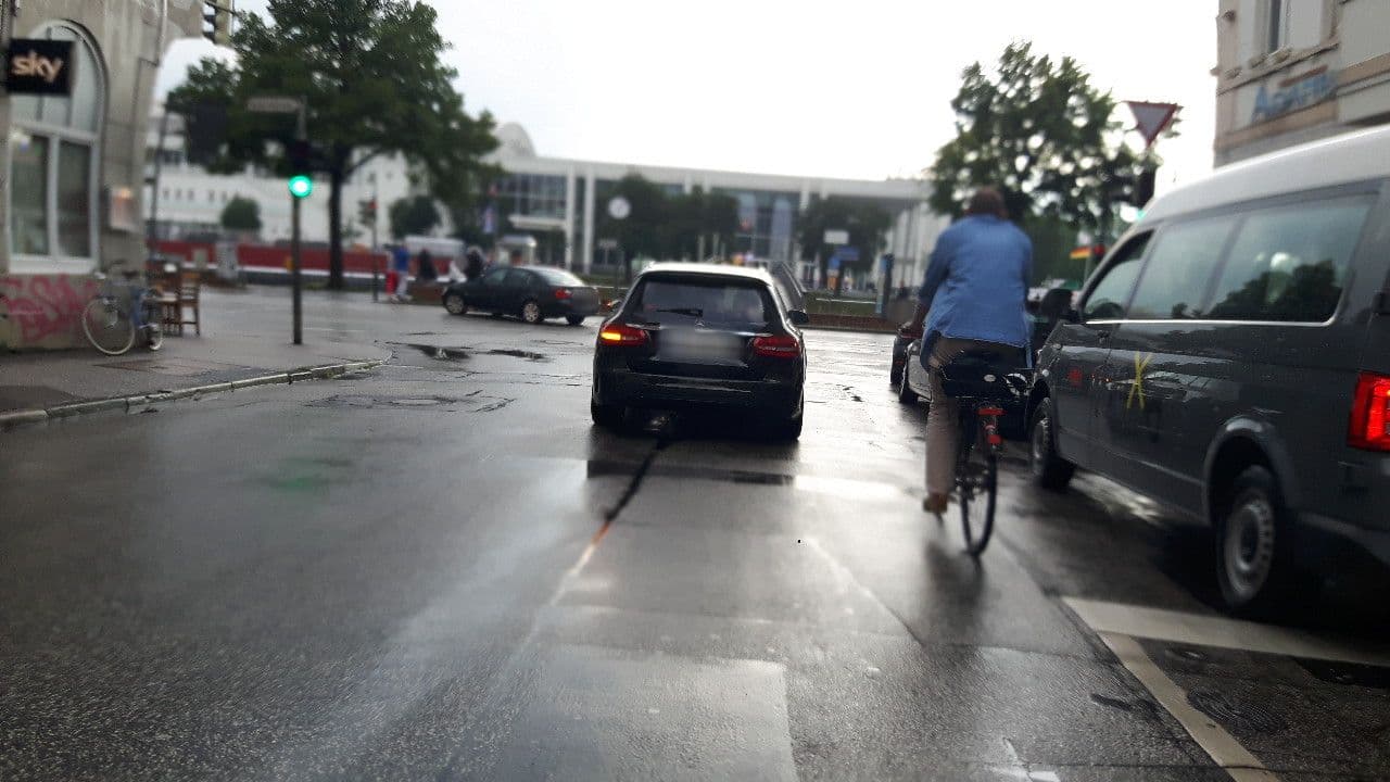 Street view near Hotel Alter Speicher, Lübeck — © changchun1 (CC BY-SA · Mapillary)