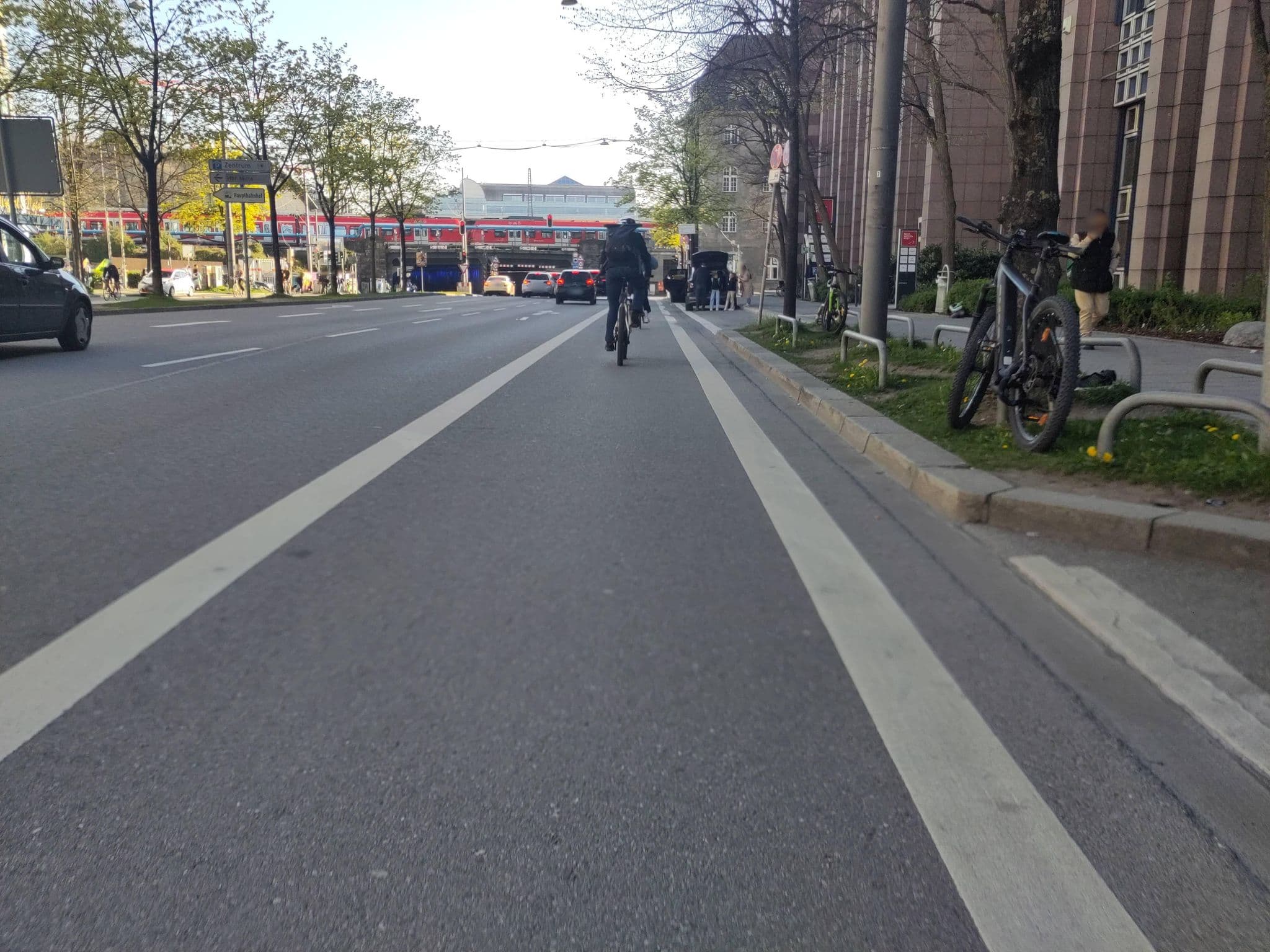 Street view near Pension Asta, Munich — © thmunichways (CC BY-SA · Mapillary)