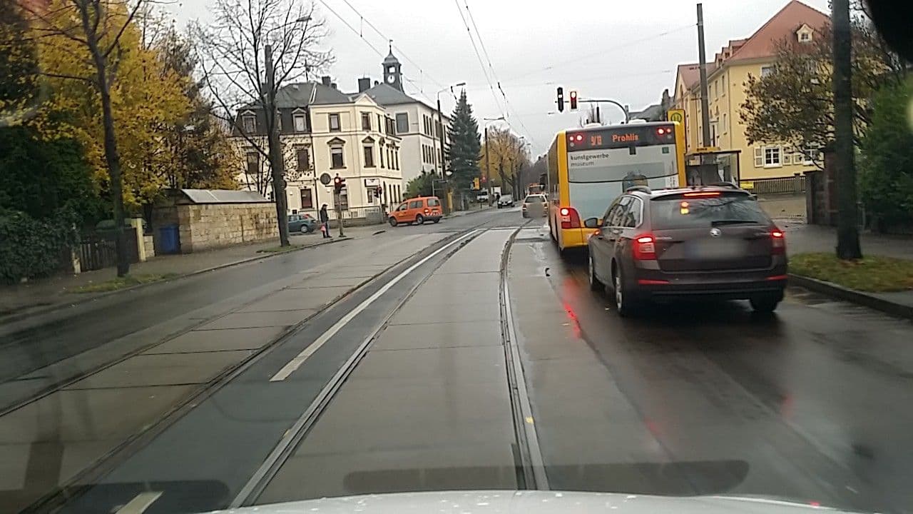 Street view near Ferienwohnung Dresden-Reick, Leuben — © vst (CC BY-SA · Mapillary)