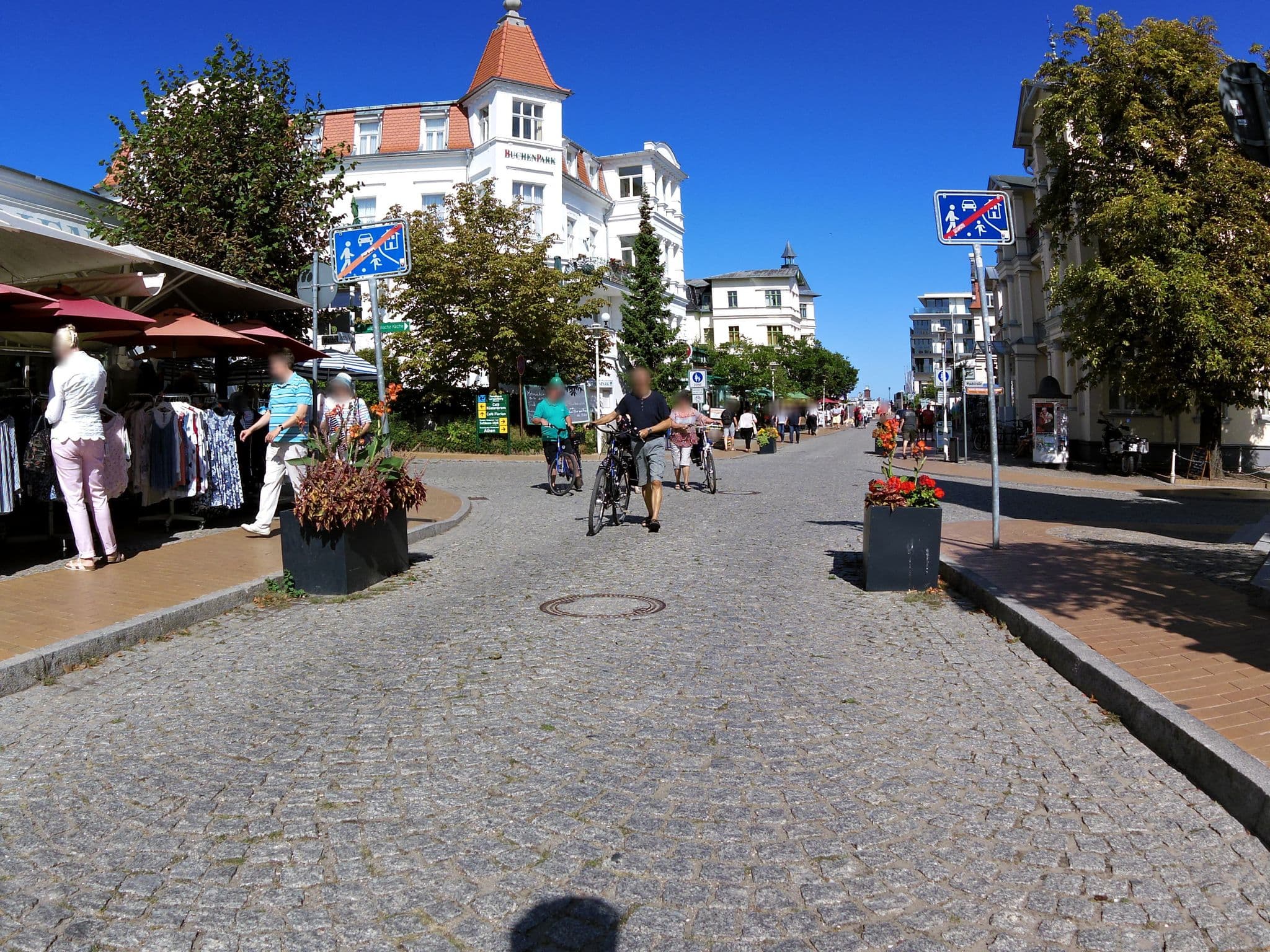 Street view near Hotel Buchenpark, Bansin — © zoegglmeyr (CC BY-SA · Mapillary)