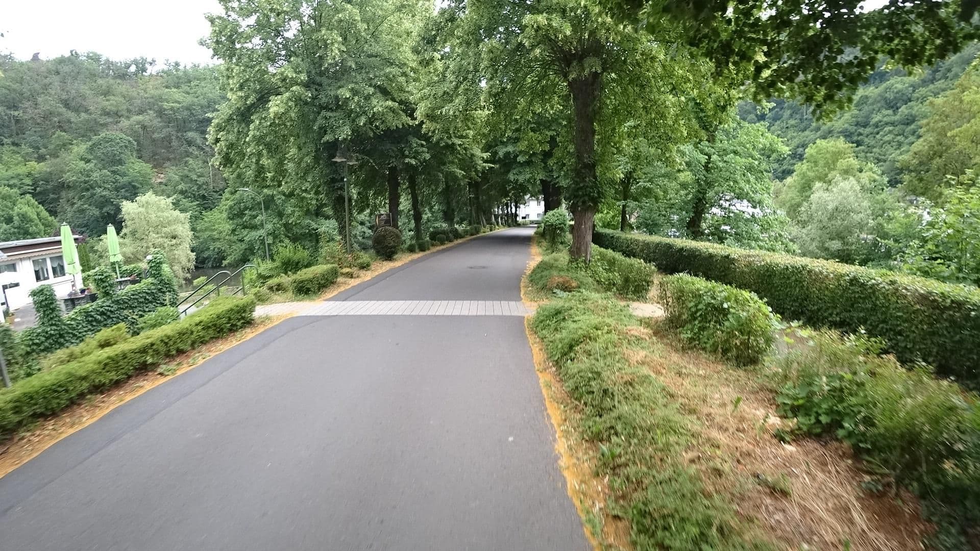 Street view near Bertricher Hof, Bausendorf — © PSMSLP (CC BY-SA · Mapillary)