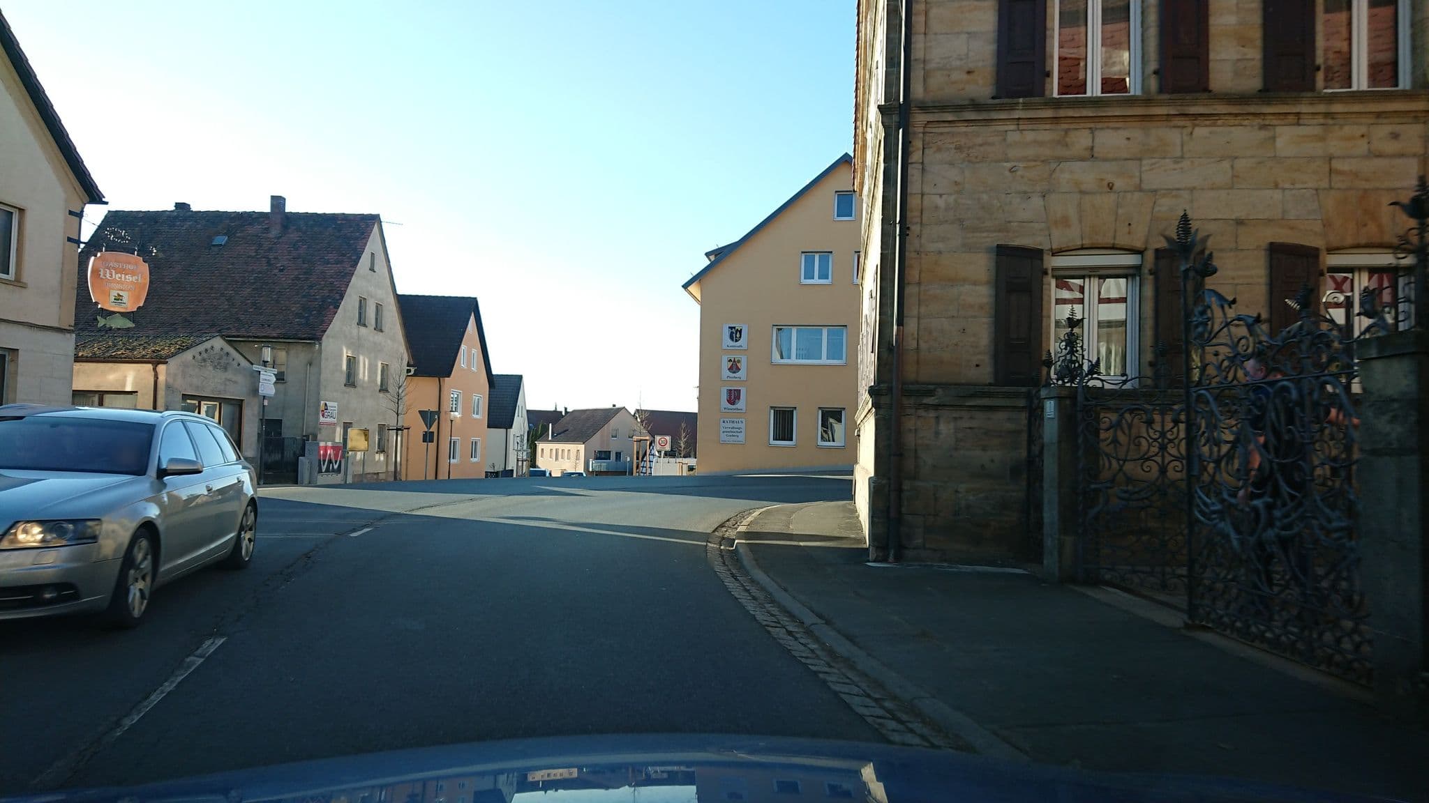 Street view near Gasthaus Weisel, Wiesenthau — © tiefseeaal (CC BY-SA · Mapillary)