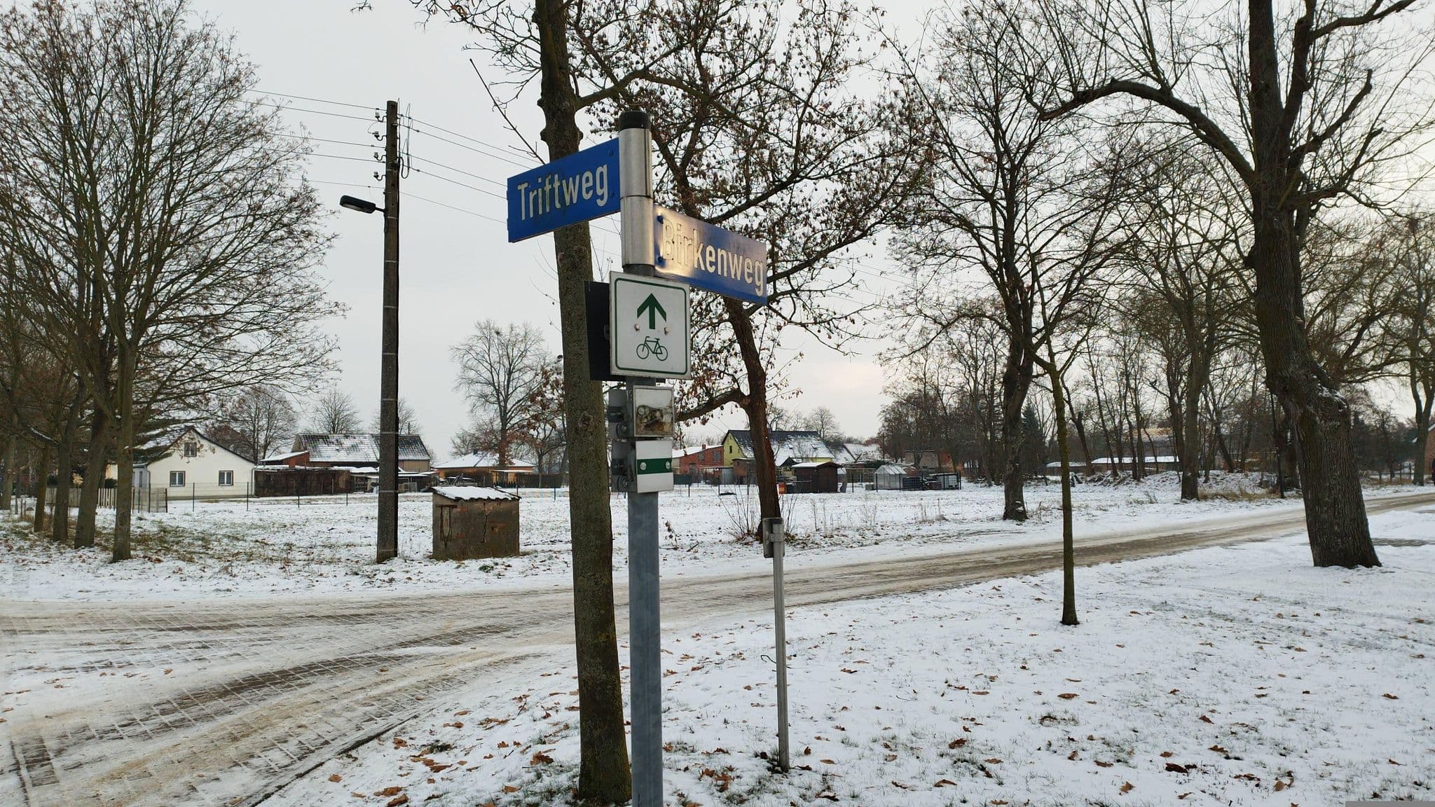Street view near Zum Weissen Hirsch, Podelzig — © ber319 (CC BY-SA · Mapillary)