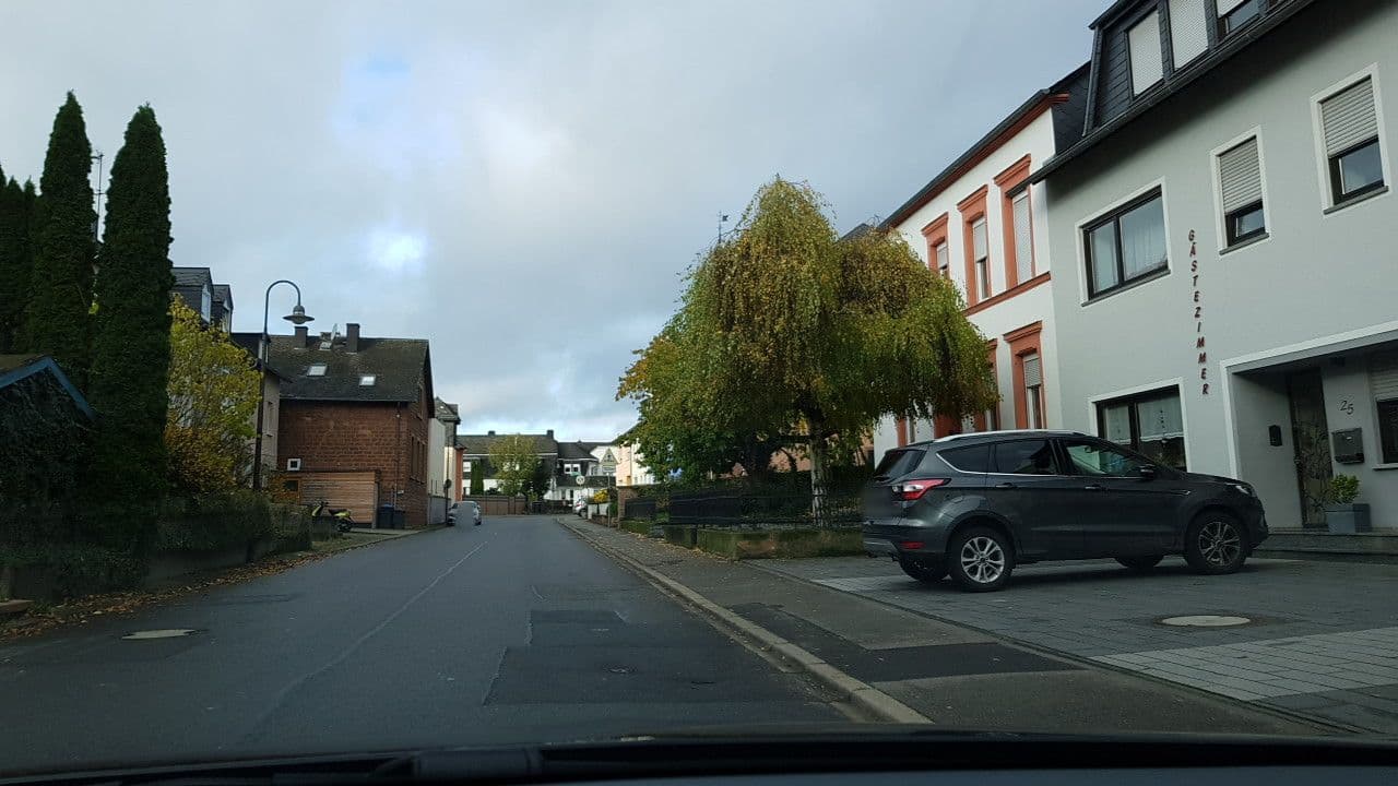 Street view near Weinatrium Wallerath, Schweich — © Lowiekse (CC BY-SA · Mapillary)