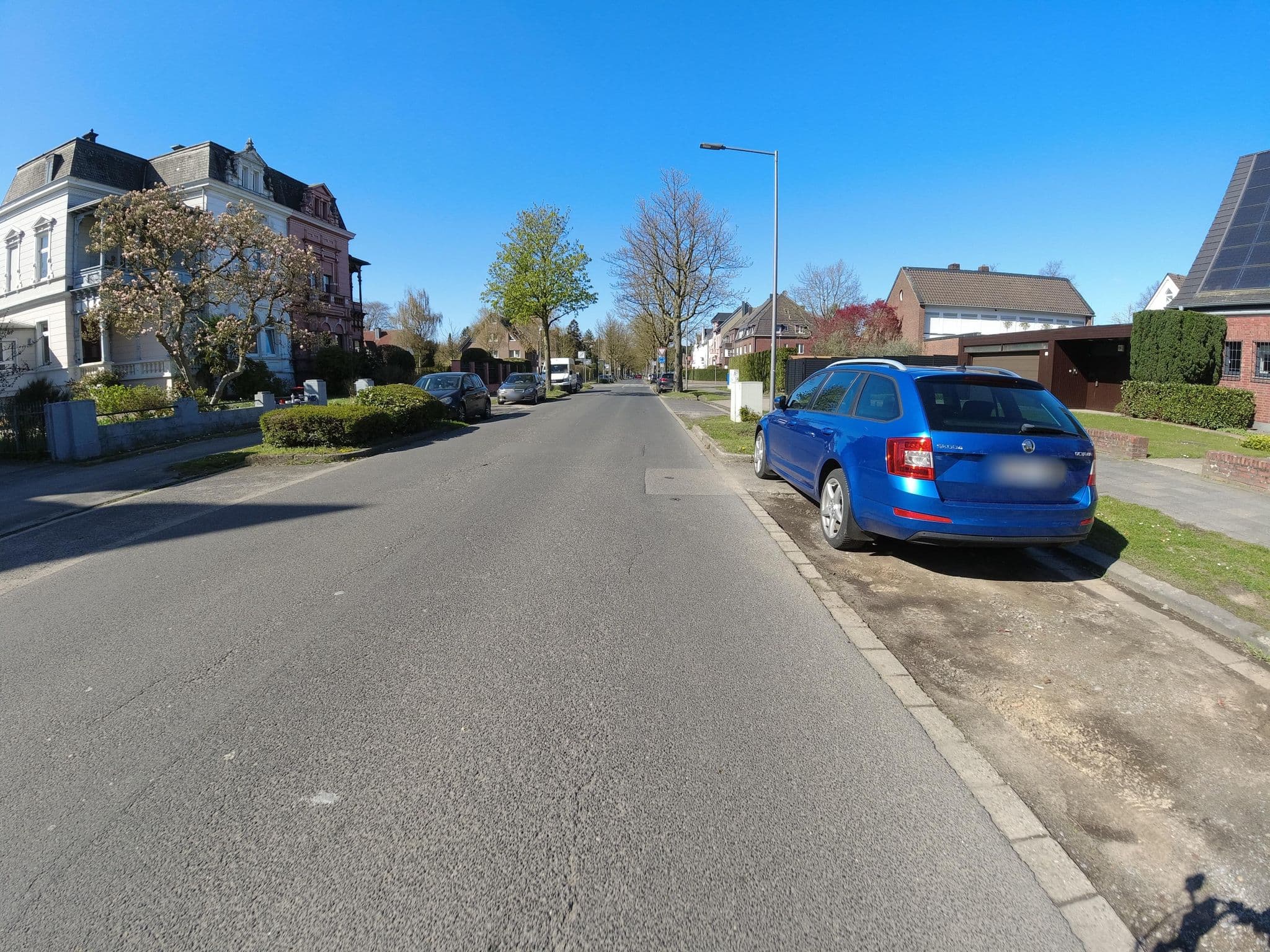 Street view near Villa Medici, Bockum — © ralrei (CC BY-SA · Mapillary)