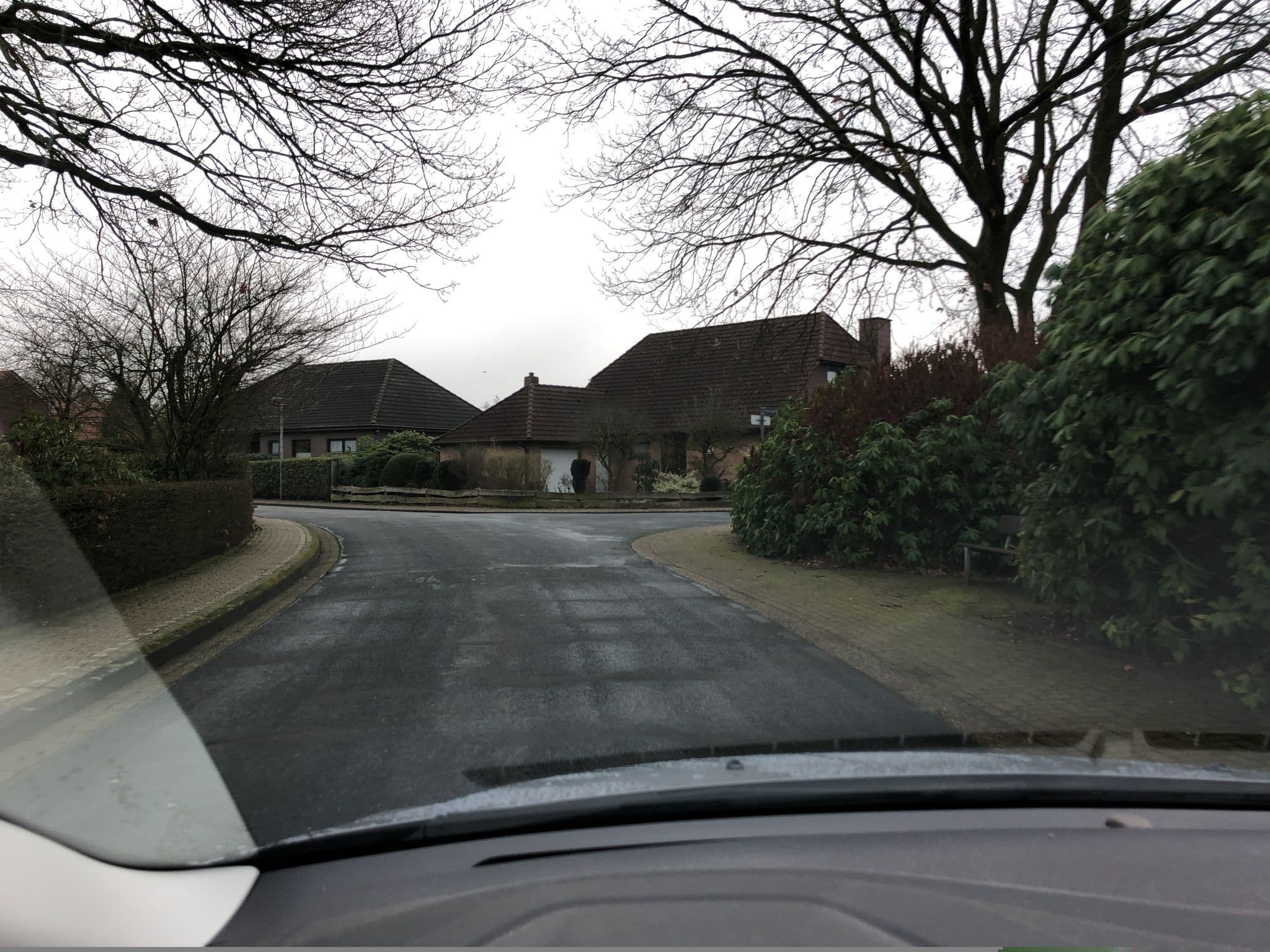 Street view near Gästehaus Hölterhoff, Bad Zwischenahn — © bejotel (CC BY-SA · Mapillary)