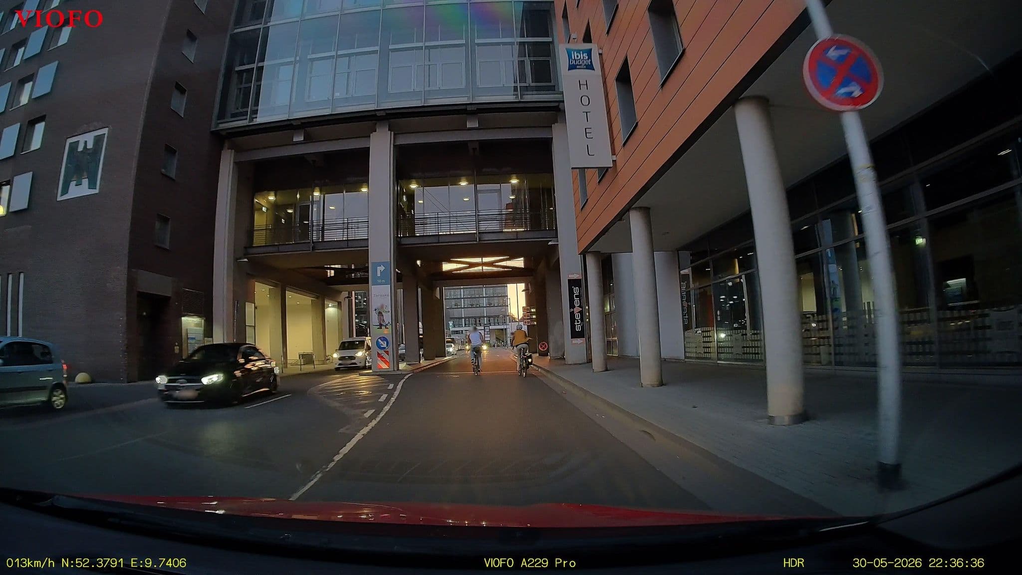 Street view near Ibis Budget, Oststadt — © toaskoas (CC BY-SA · Mapillary)
