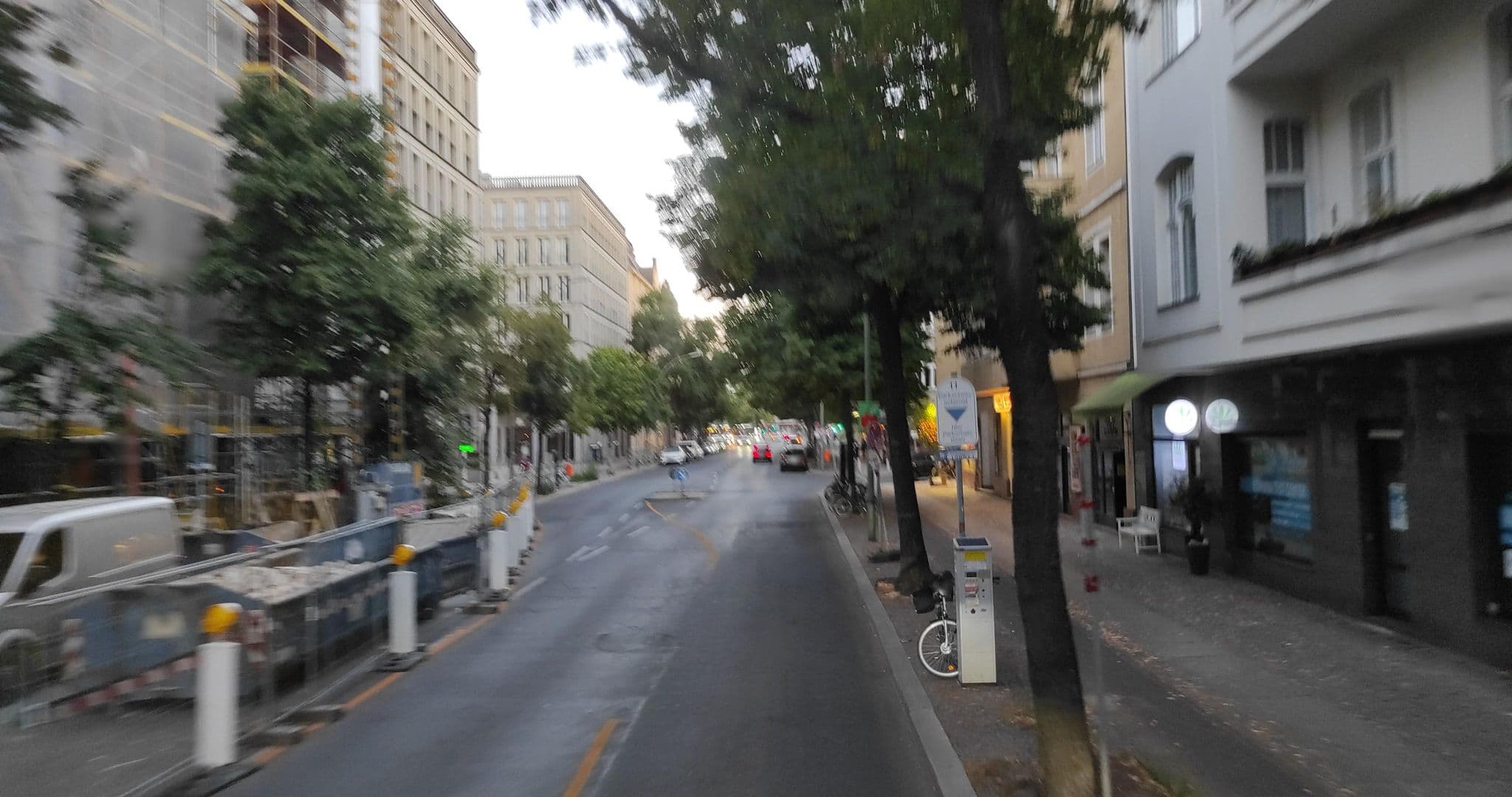 Street view near Hotel Alte Galerie, Halensee — © slashme (CC BY-SA · Mapillary)