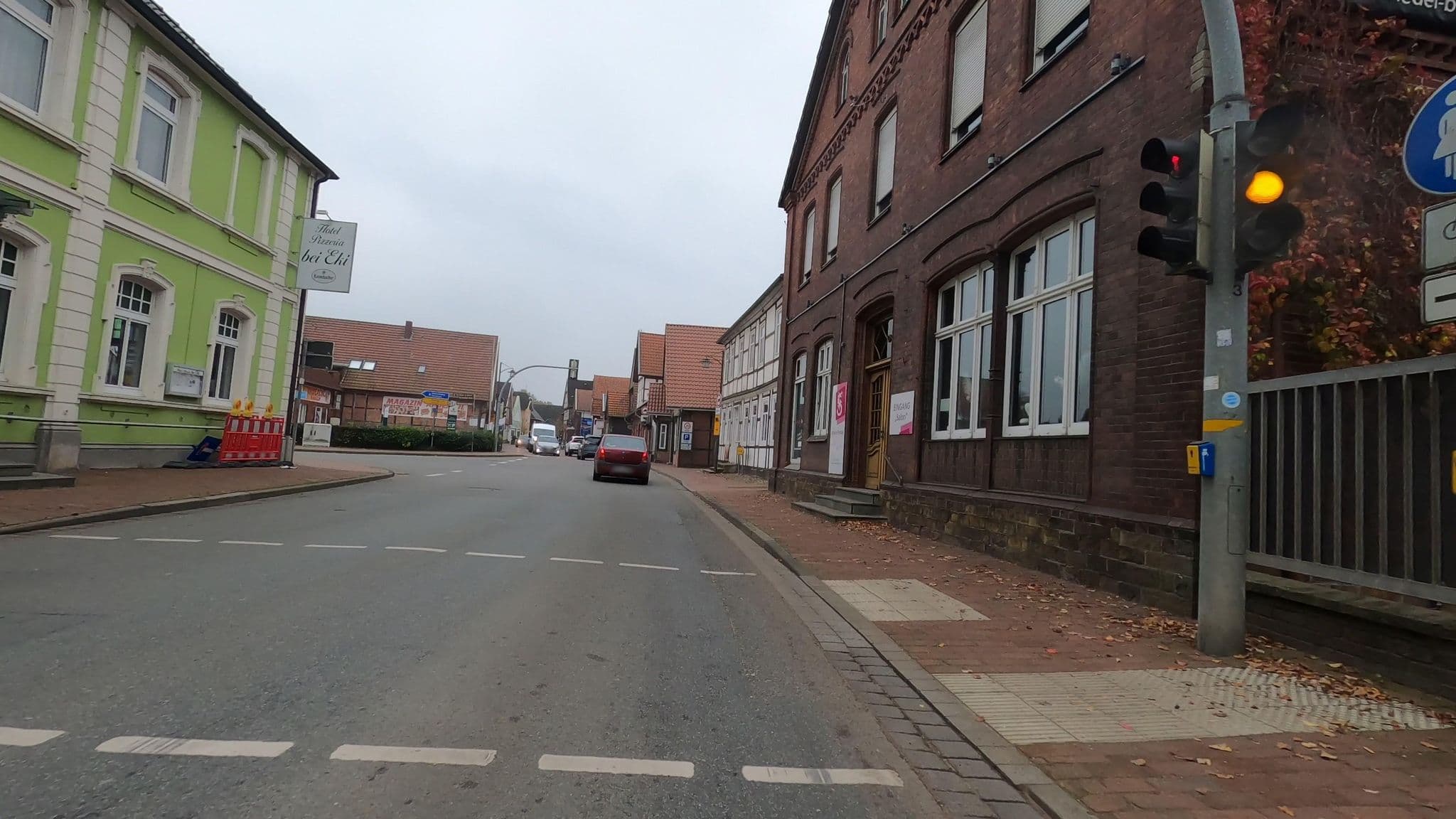 Street view near Hotel-Pizzeria Bei Eki, Badbergen — © camdrive2000 (CC BY-SA · Mapillary)