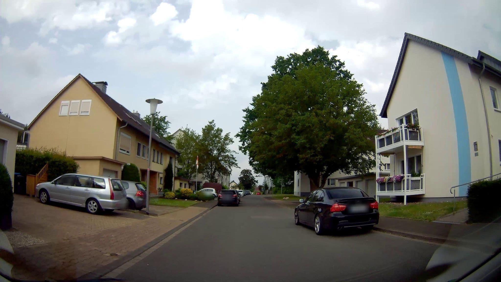 Street view near Gästeappartement Lerchenstraße, Herford — © geogladbecker (CC BY-SA · Mapillary)