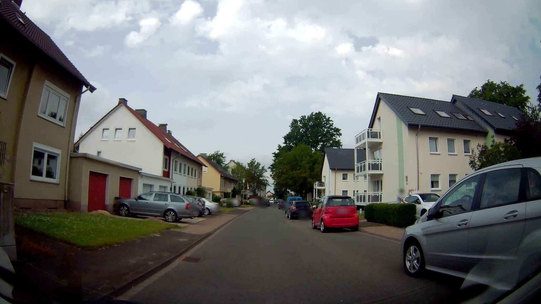 Street view near Gästeappartement Lerchenstraße, Herford — © geogladbecker (CC BY-SA · Mapillary)