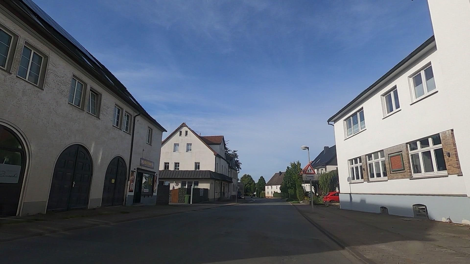 Street view near Lübke‘s Grillwerk, Sundern — © uwekoch (CC BY-SA · Mapillary)