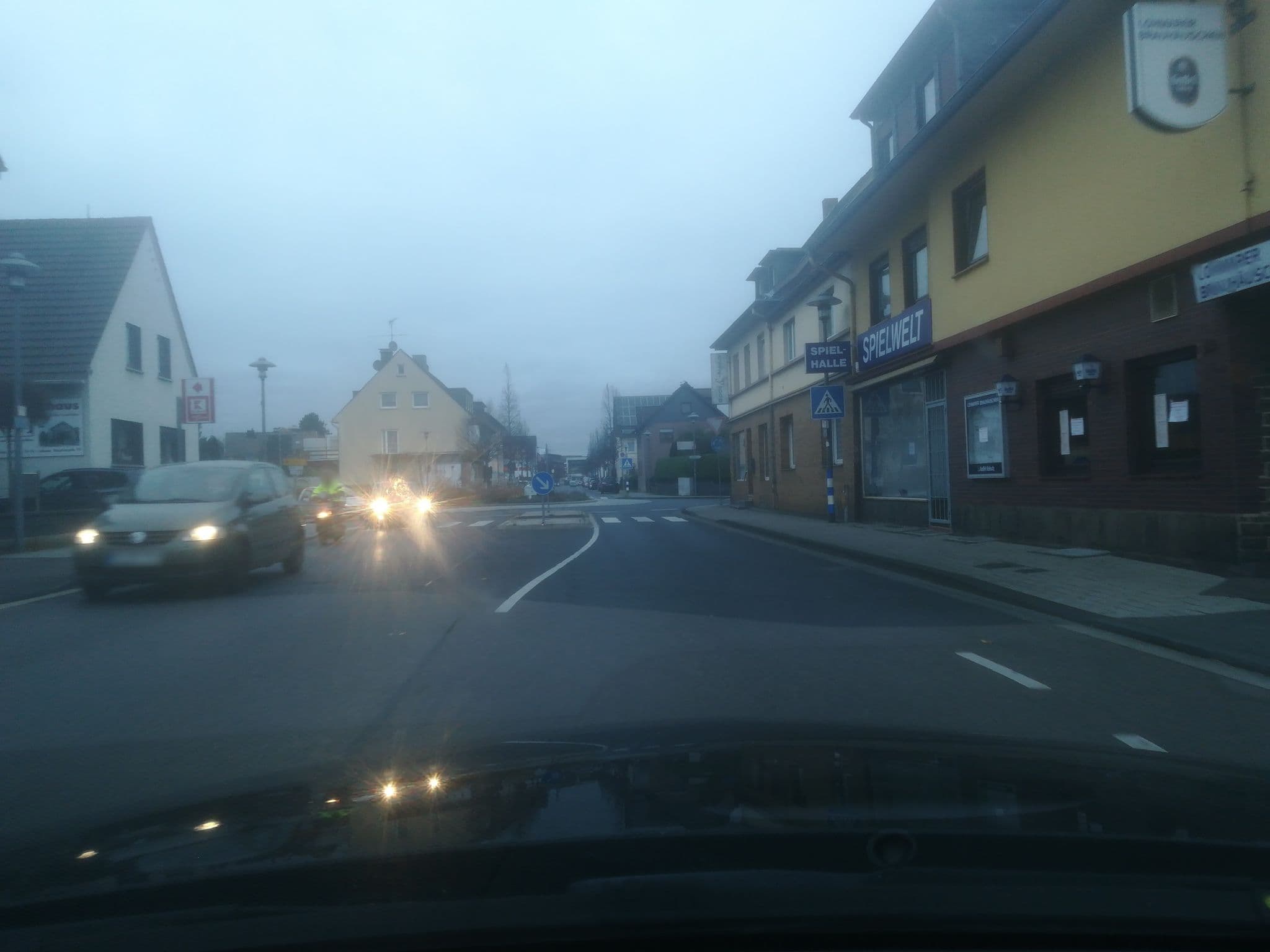 Street view near Lohmarer Brauhäuschen, Lohmar — © stefan4614 (CC BY-SA · Mapillary)
