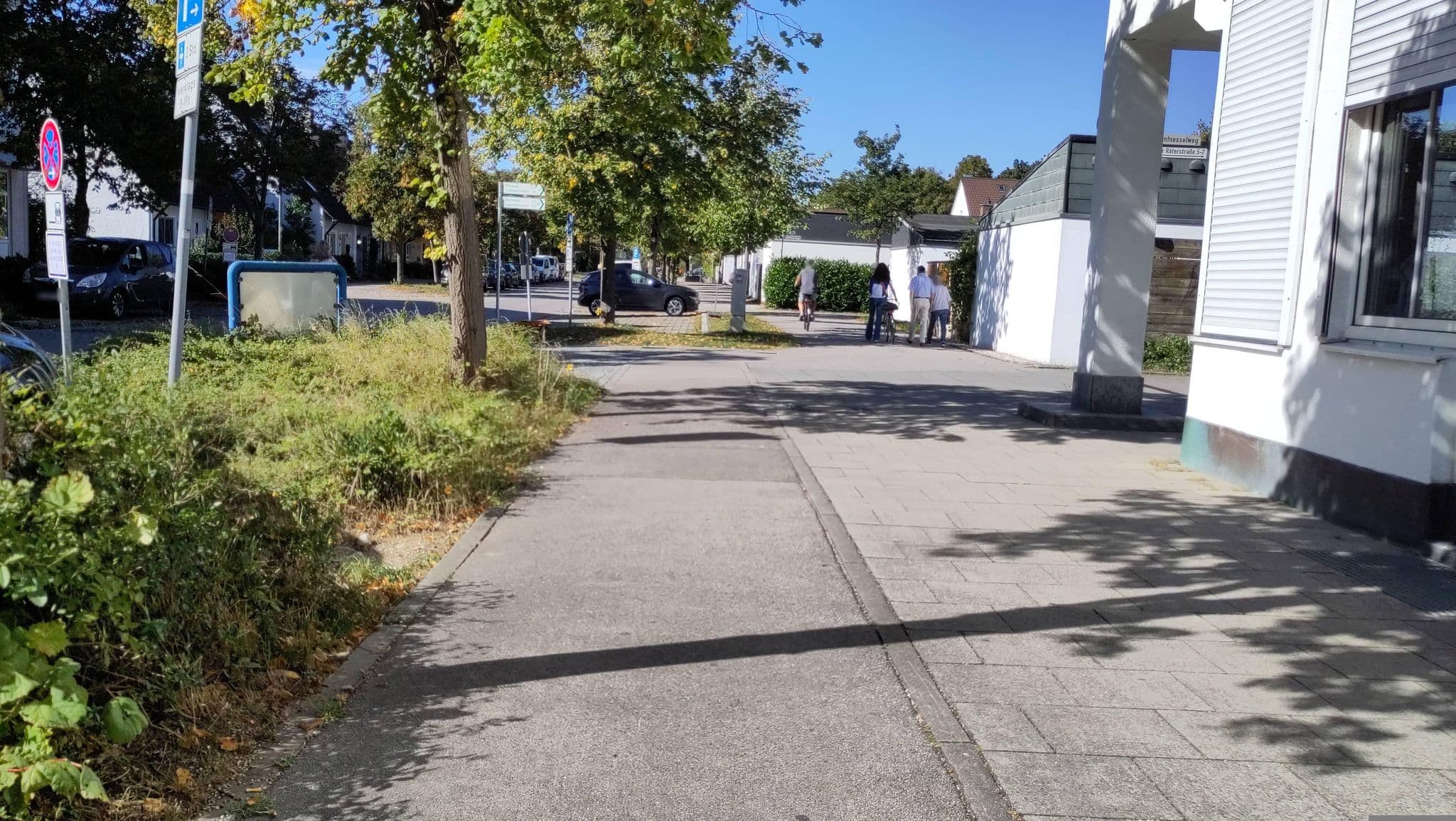 Street view near DorMero, Kirchheim bei München — © thmunichways (CC BY-SA · Mapillary)