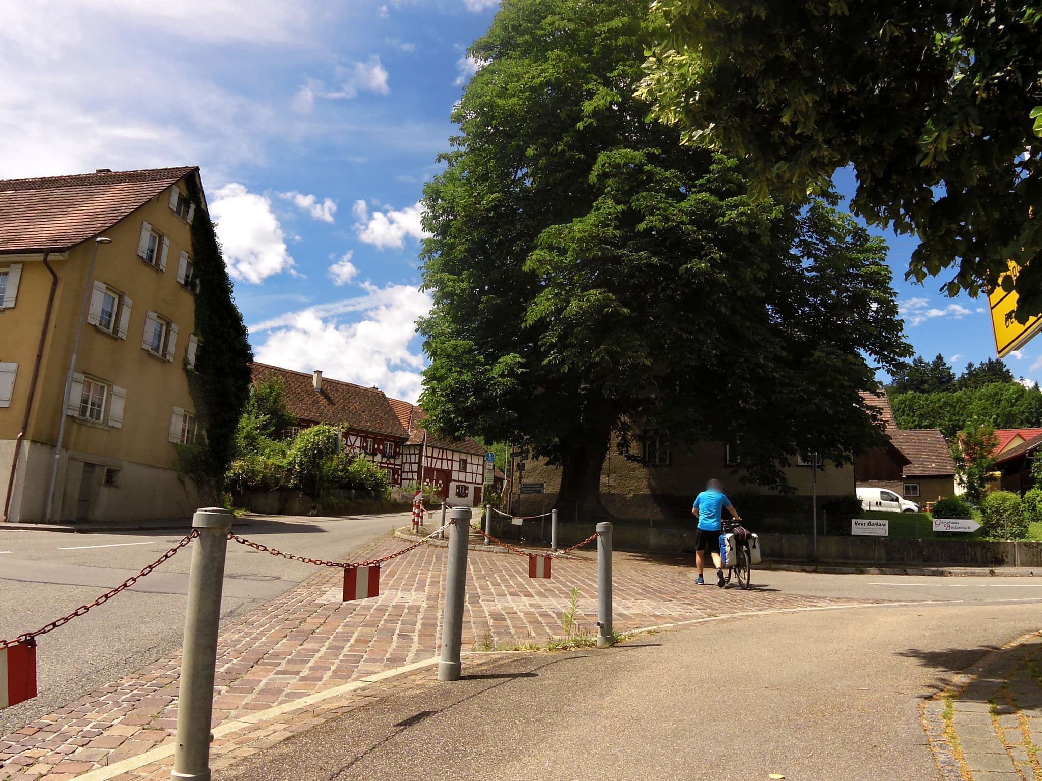 Street view near Bodanrück, Sipplingen — © czmrtn (CC BY-SA · Mapillary)