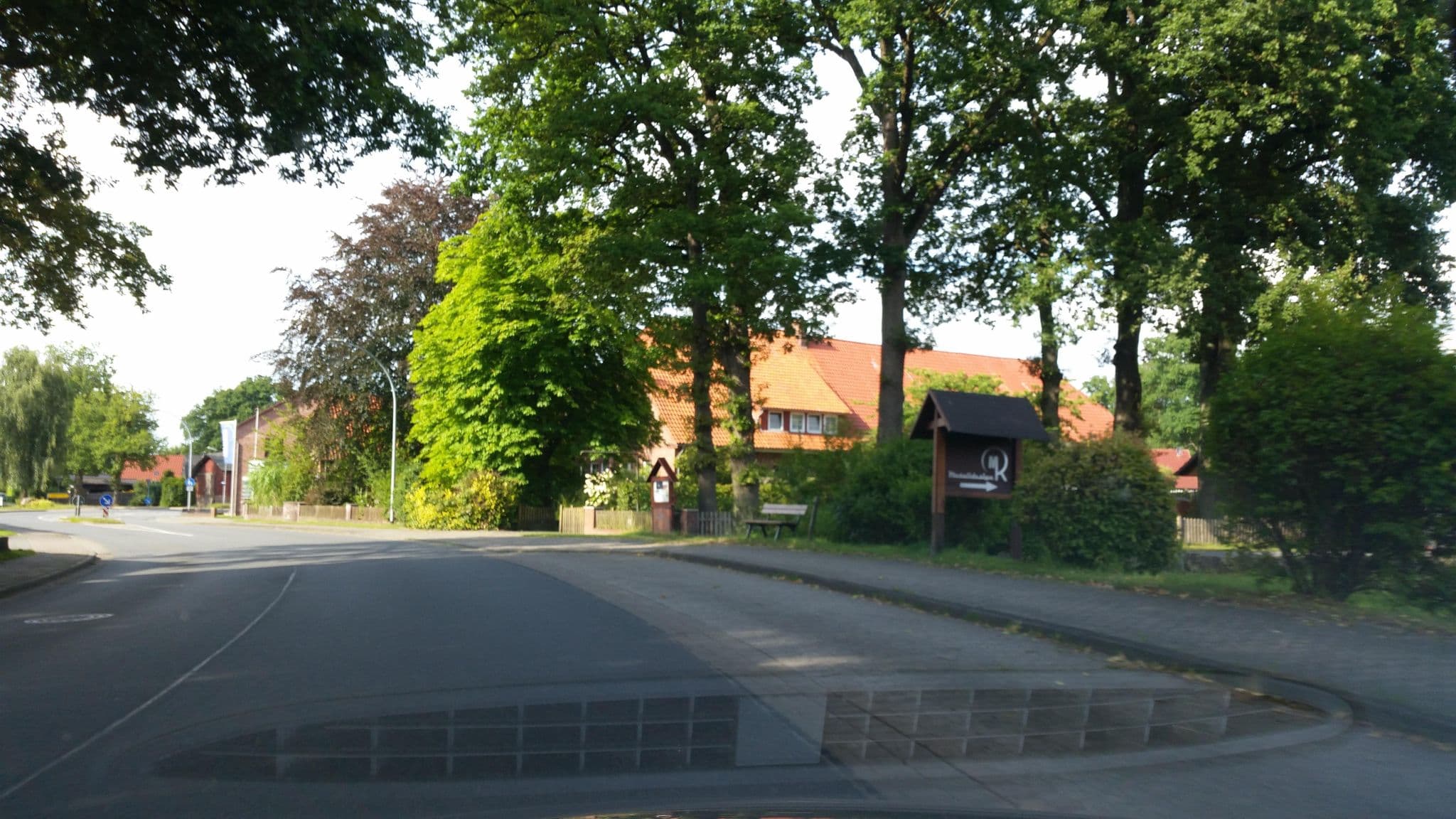 Street view near Landgasthaus Leverenz, Hemslingen — © tian (CC BY-SA · Mapillary)
